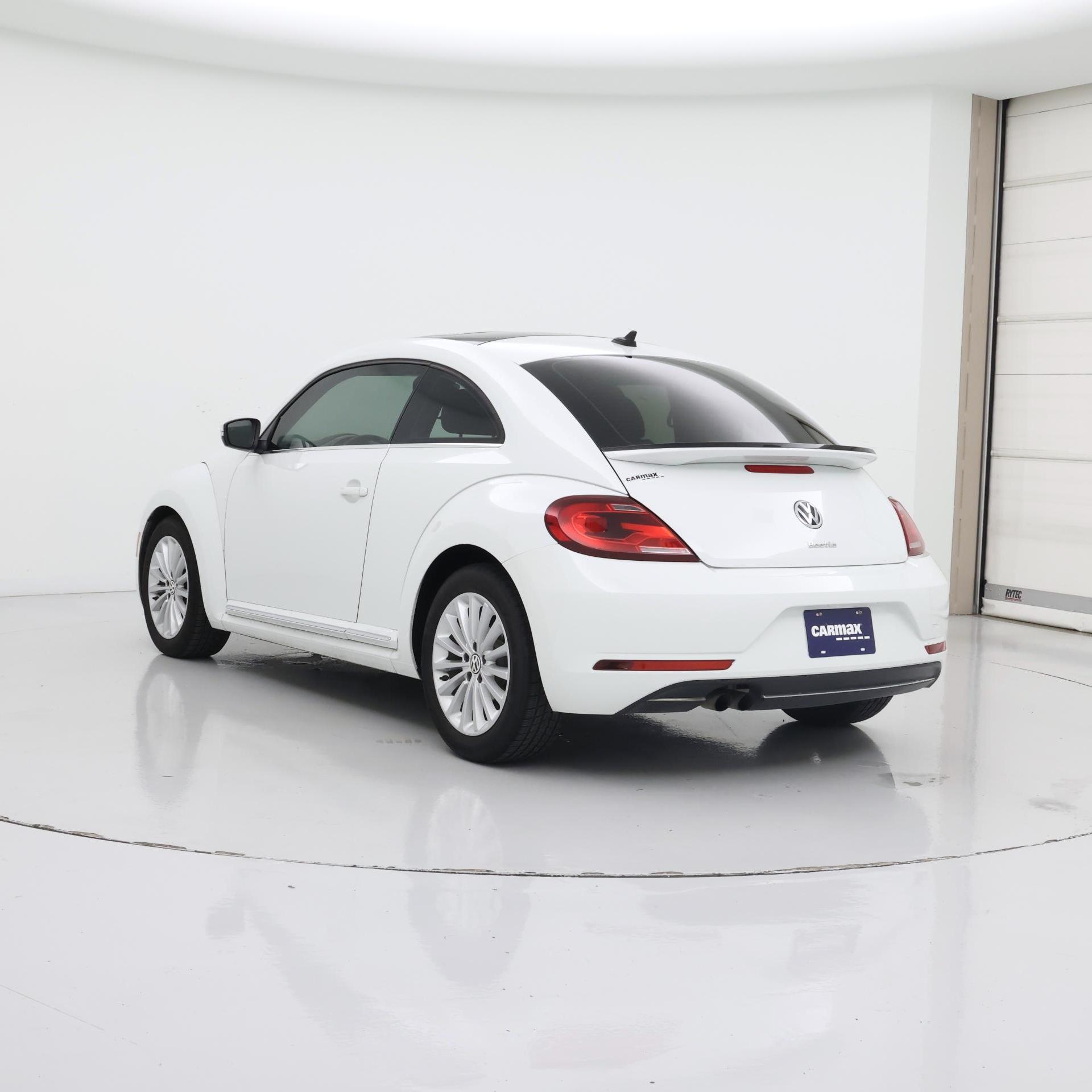 Thumbnail: 2019 Volkswagen Beetle - 2