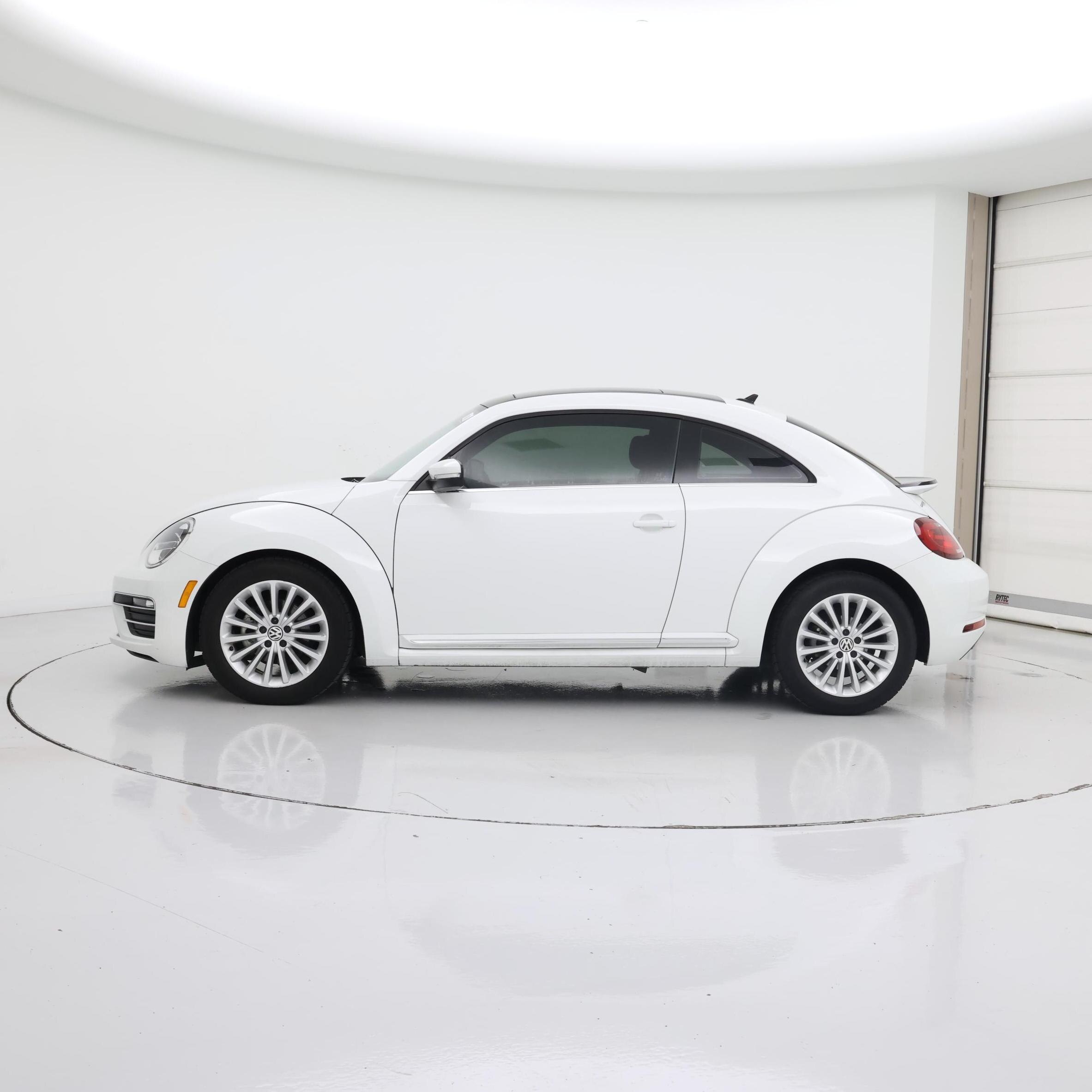 Thumbnail: 2019 Volkswagen Beetle - 3