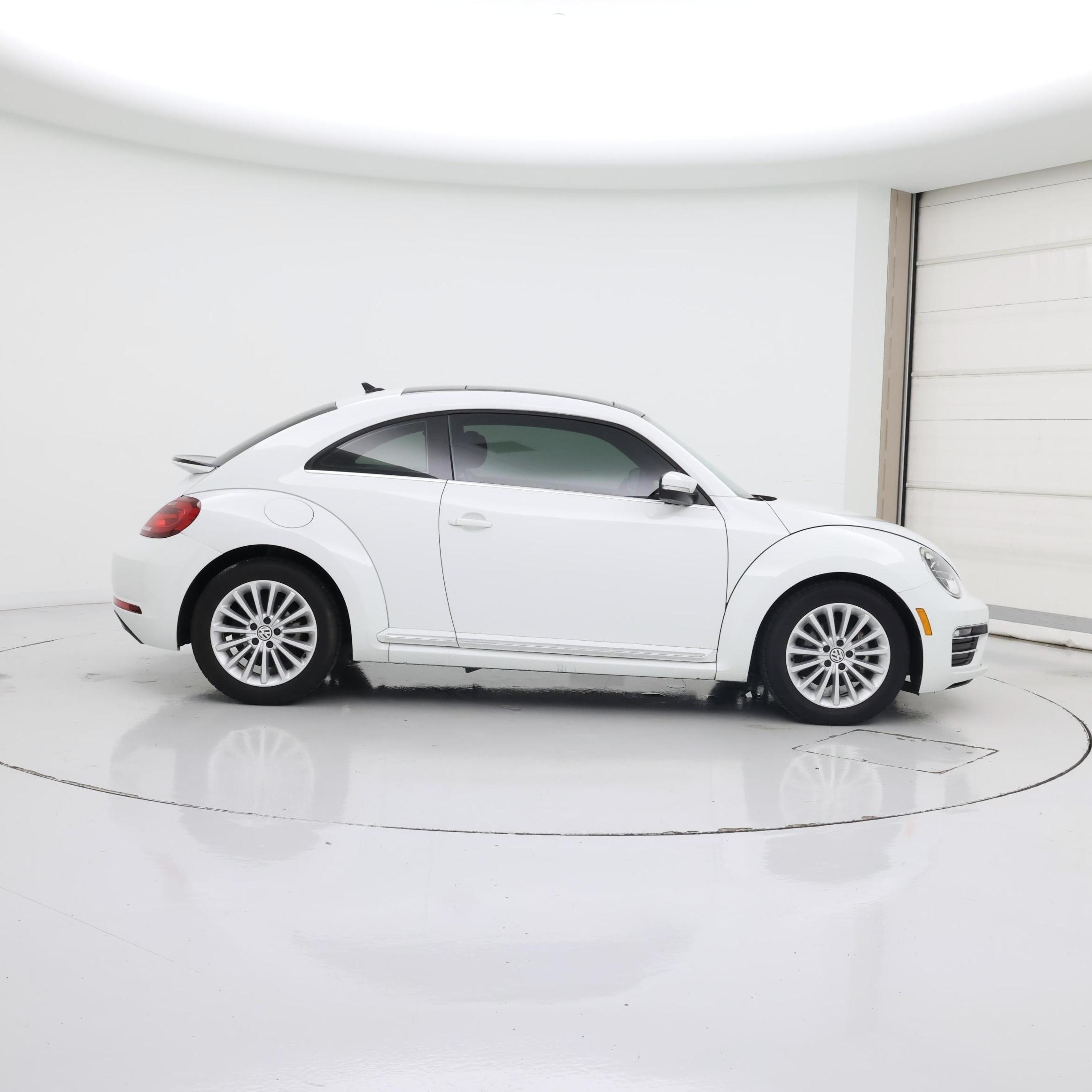 Thumbnail: 2019 Volkswagen Beetle - 7