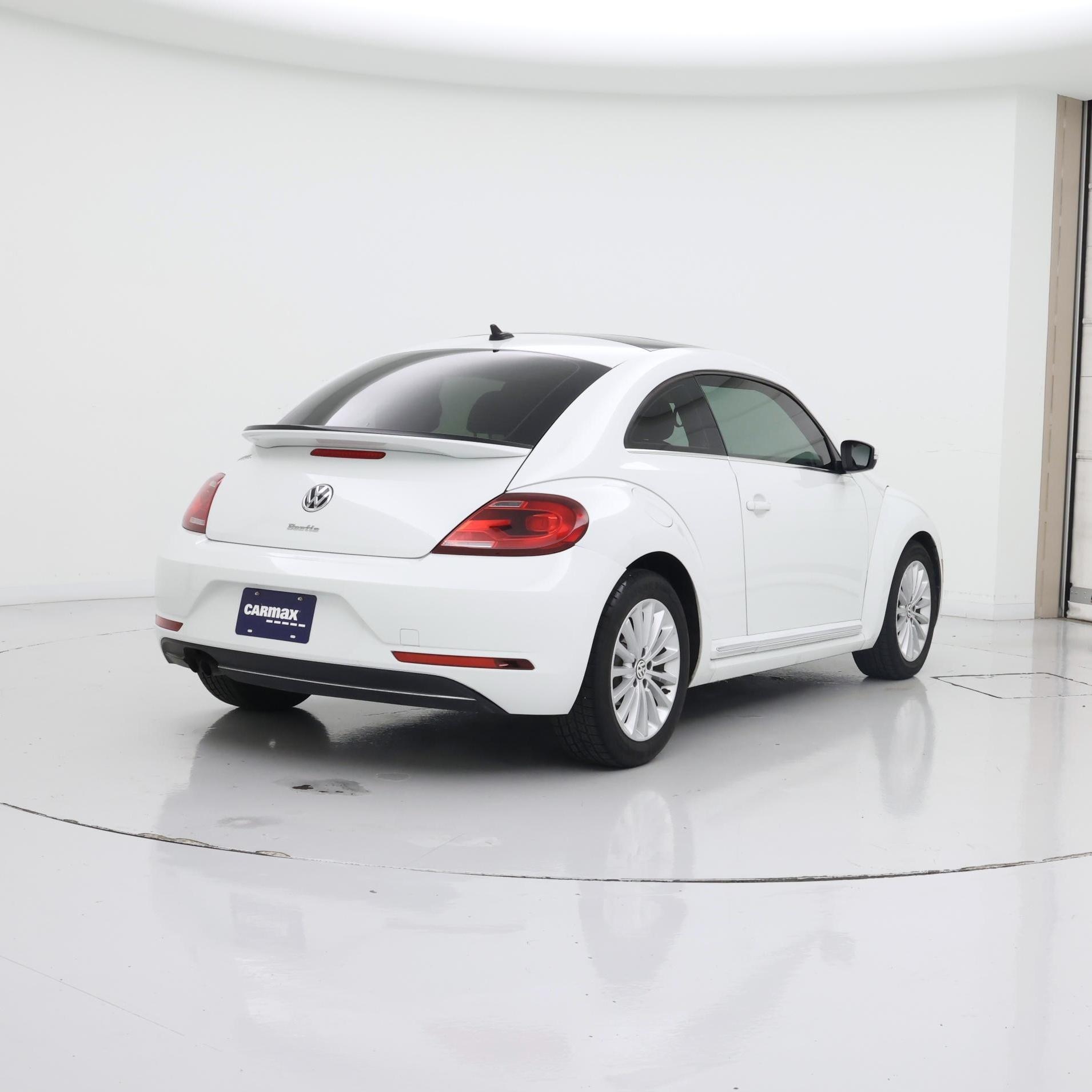 Thumbnail: 2019 Volkswagen Beetle - 8