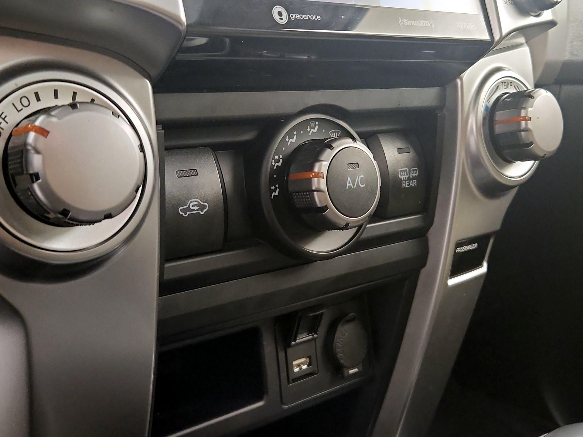 Thumbnail: 2021 Toyota 4Runner - 17
