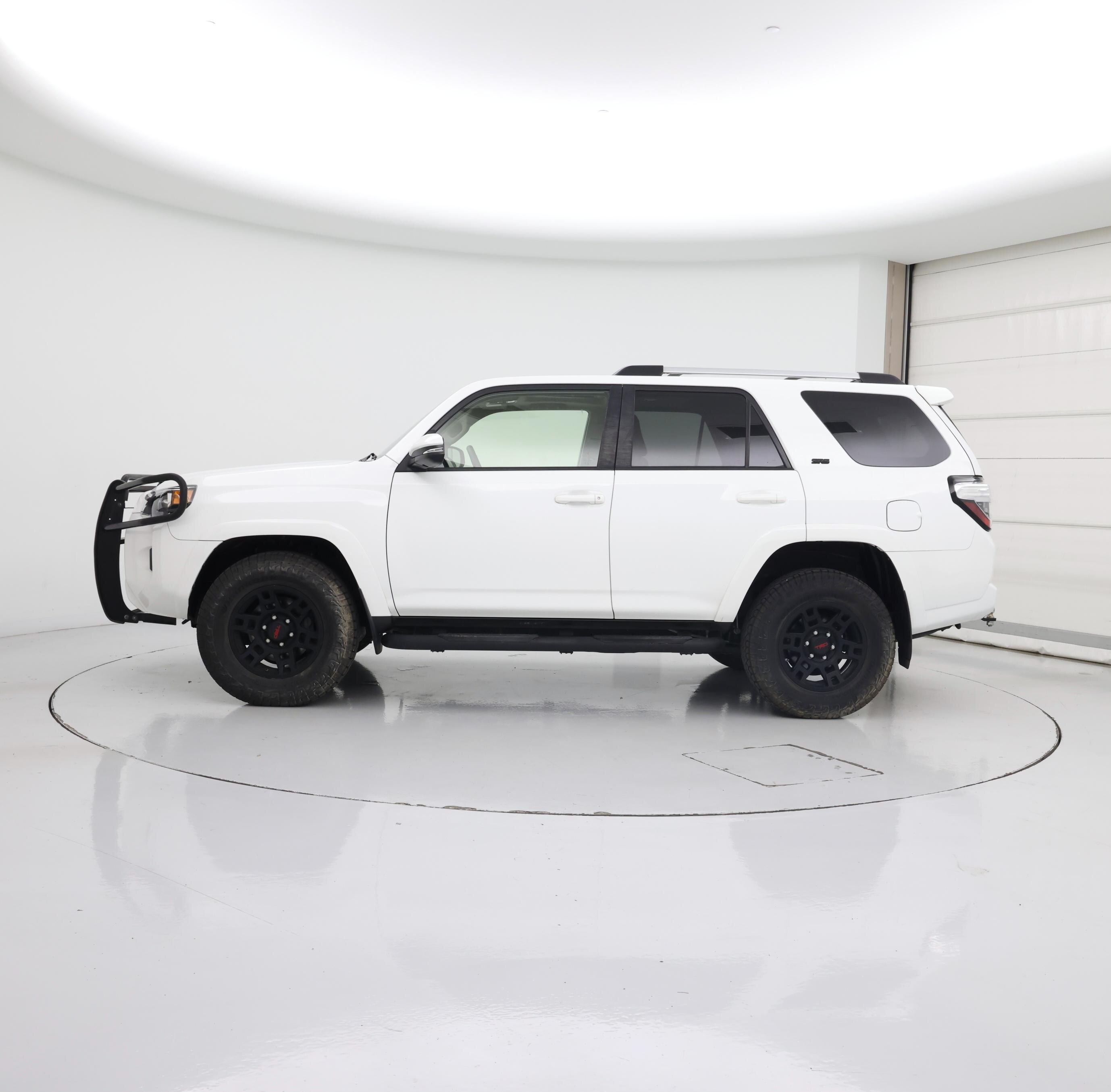 Thumbnail: 2021 Toyota 4Runner - 3