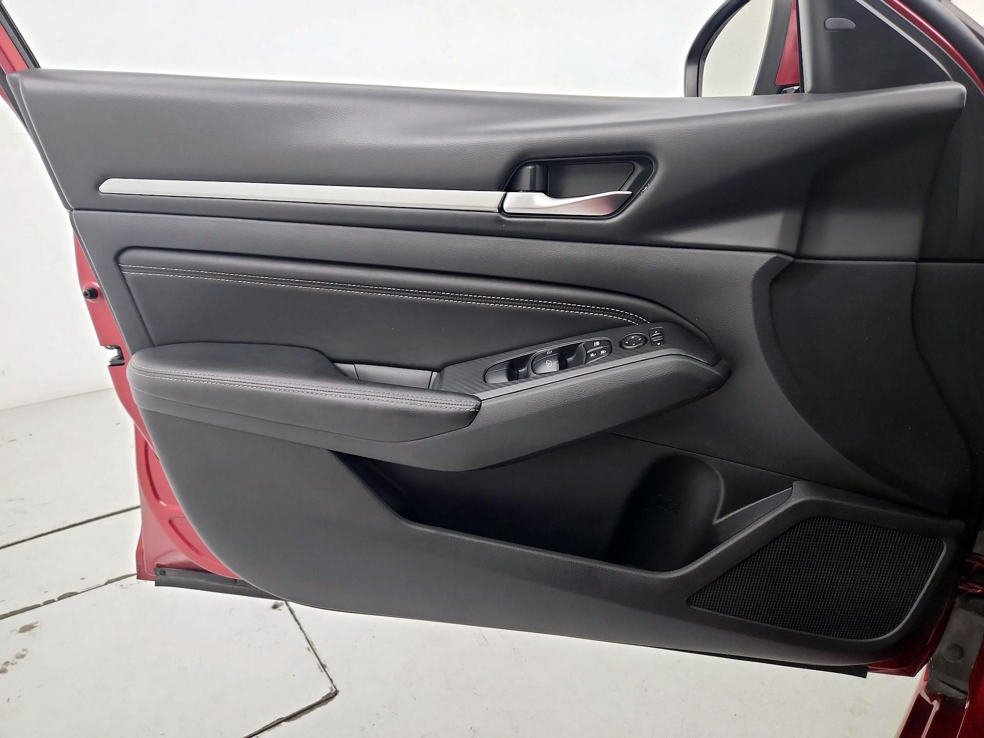 Thumbnail: 2019 Nissan Altima - 12