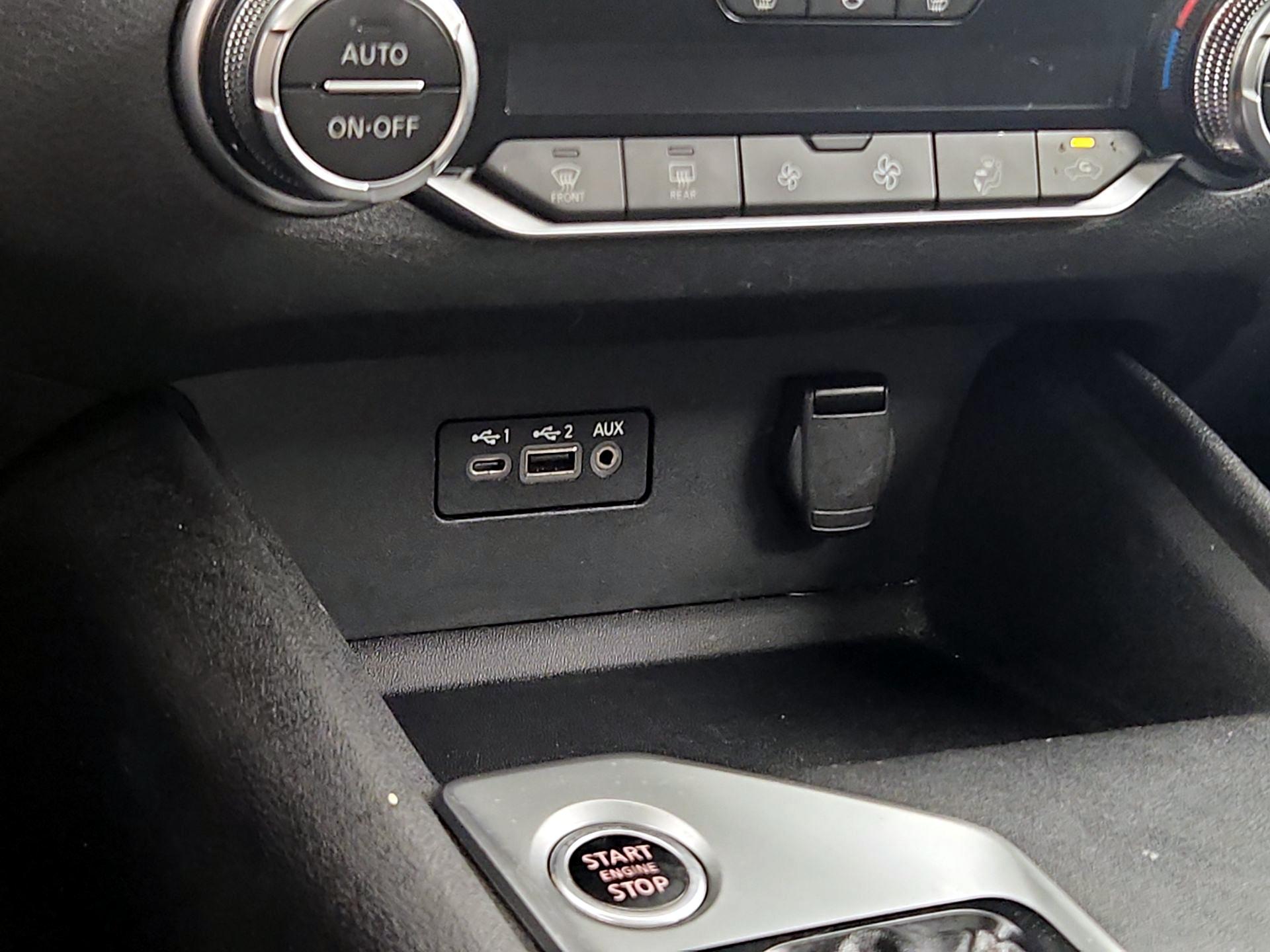 Thumbnail: 2019 Nissan Altima - 18