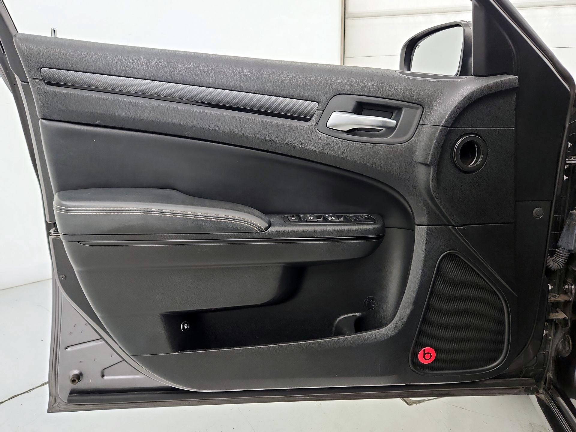 Thumbnail: 2014 Chrysler 300 - 12