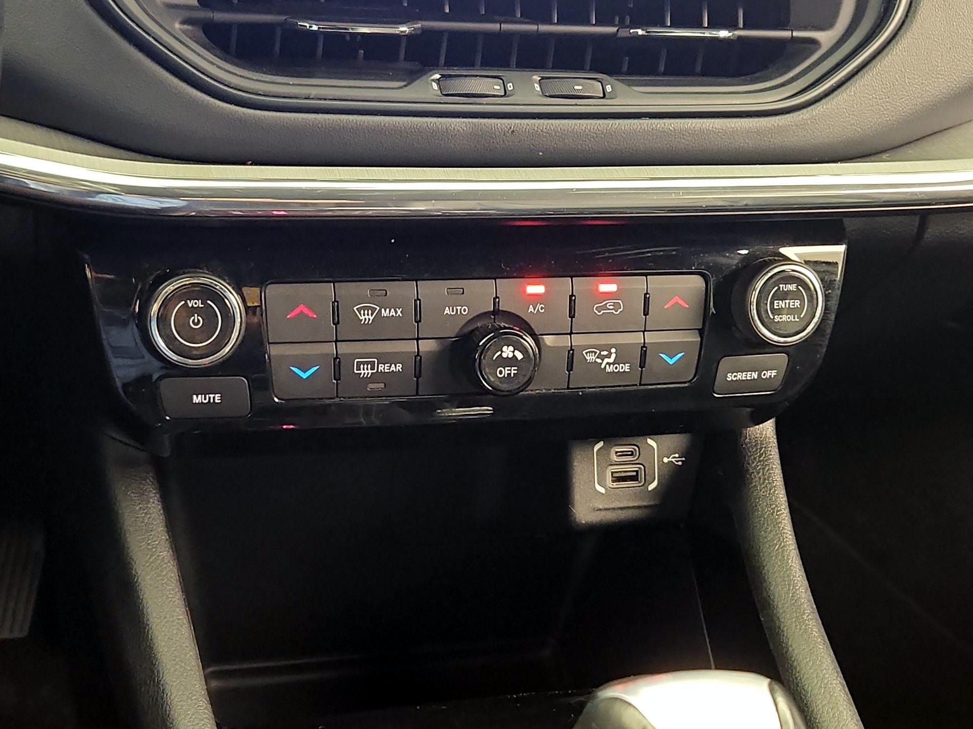 Thumbnail: 2022 Jeep Compass - 17