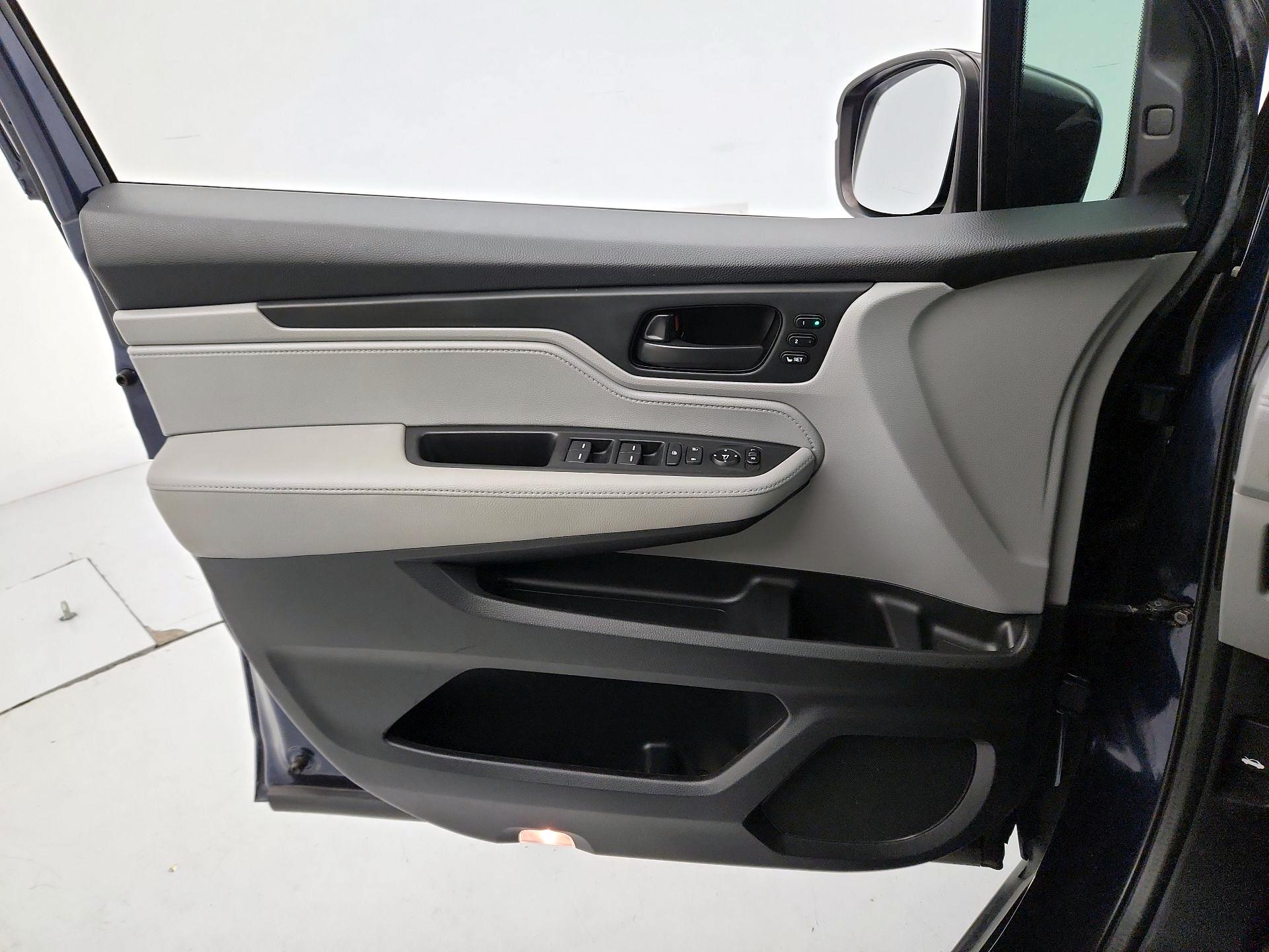 Thumbnail: 2018 Honda Odyssey - 12