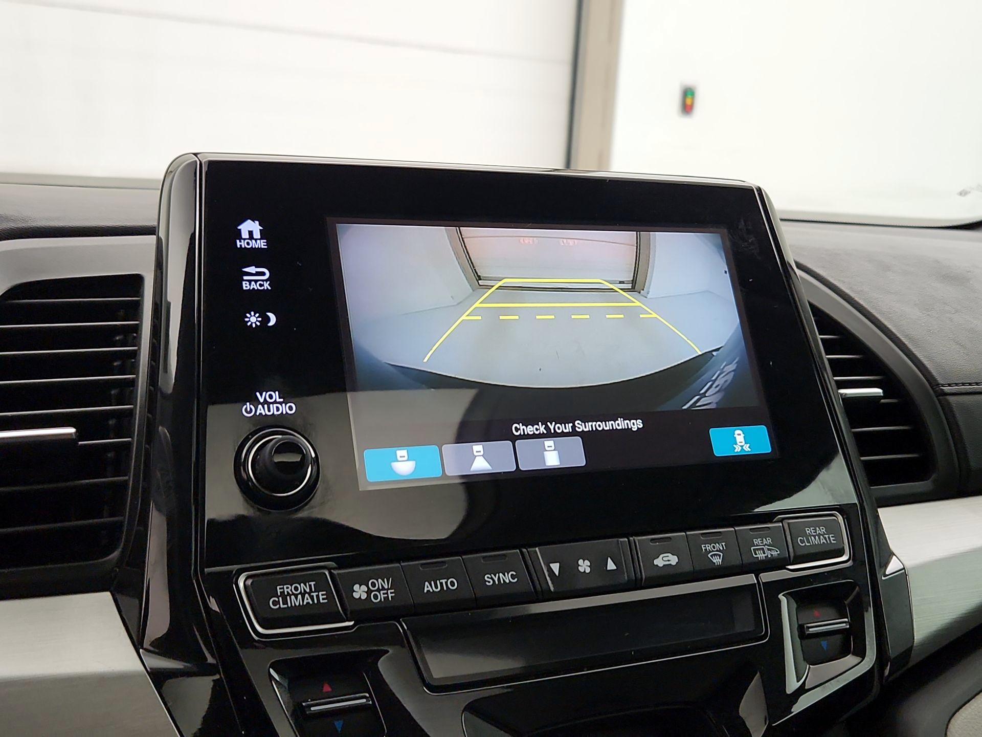 Thumbnail: 2018 Honda Odyssey - 14