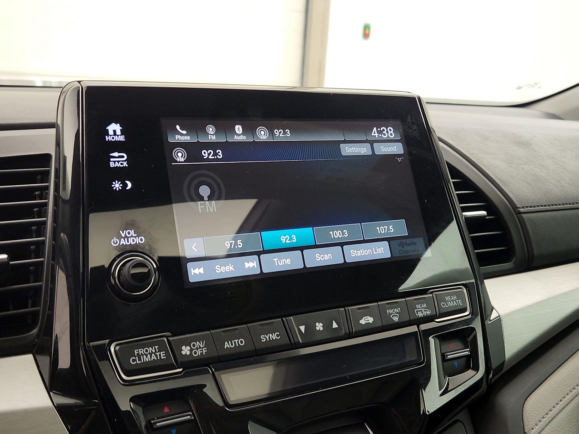 Thumbnail: 2018 Honda Odyssey - 15