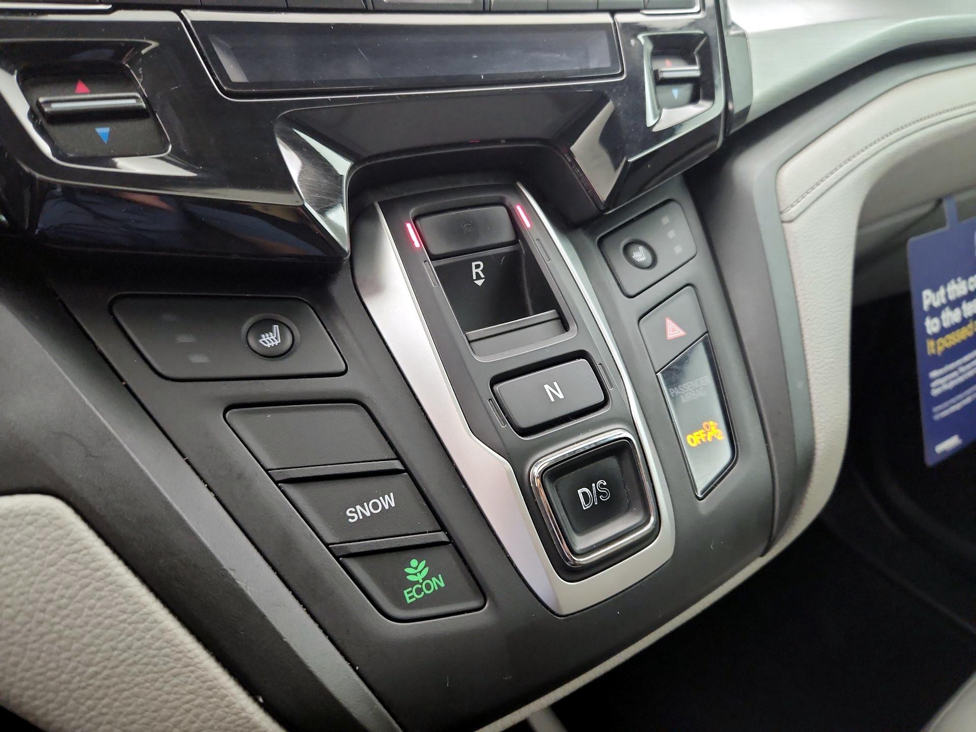 Thumbnail: 2018 Honda Odyssey - 17