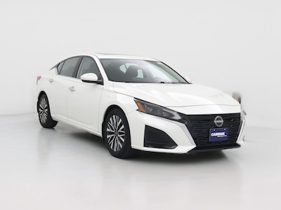 White 2023 Nissan Altima SV
