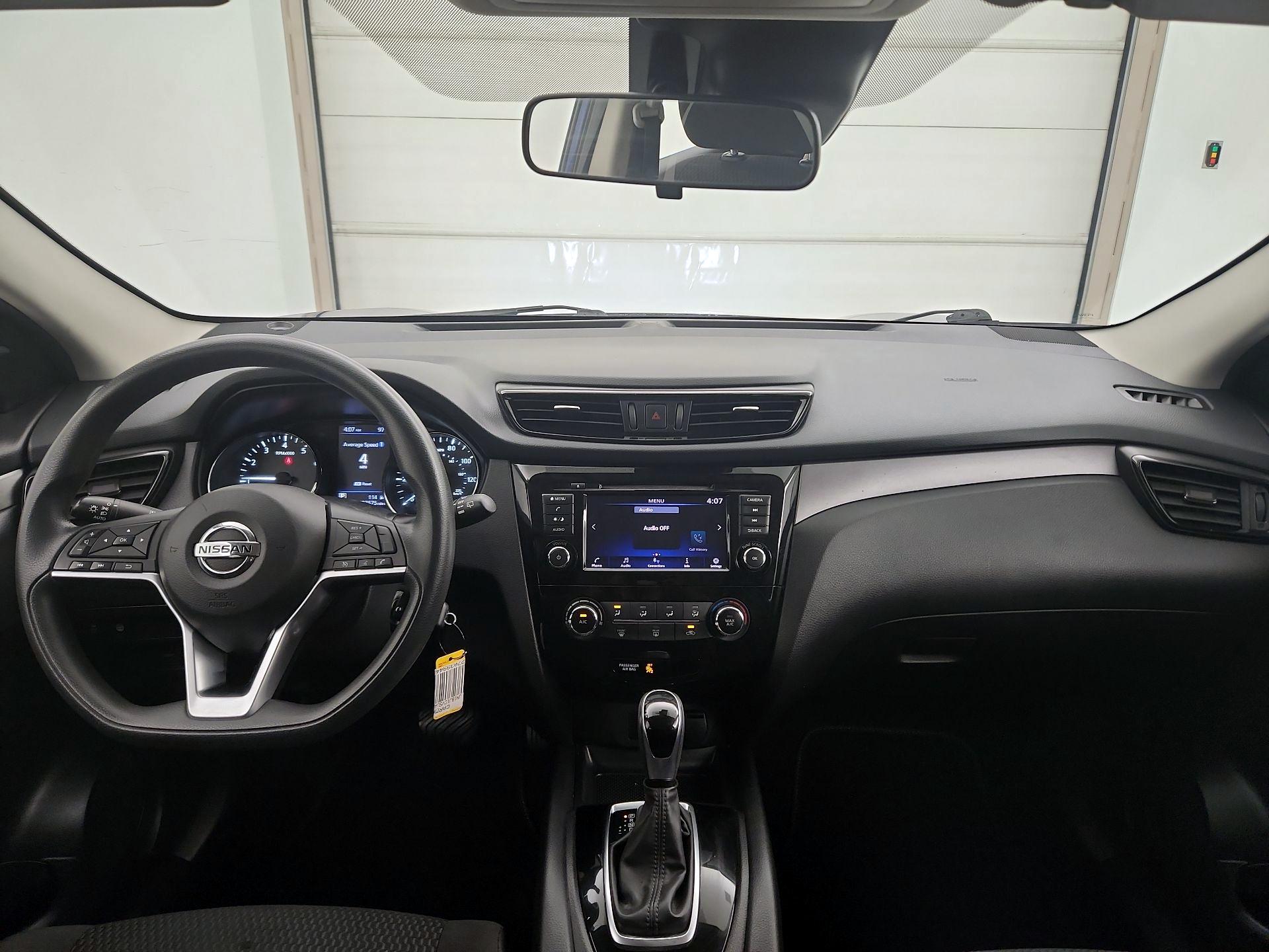 Thumbnail: 2020 Nissan Rogue Sport - 9