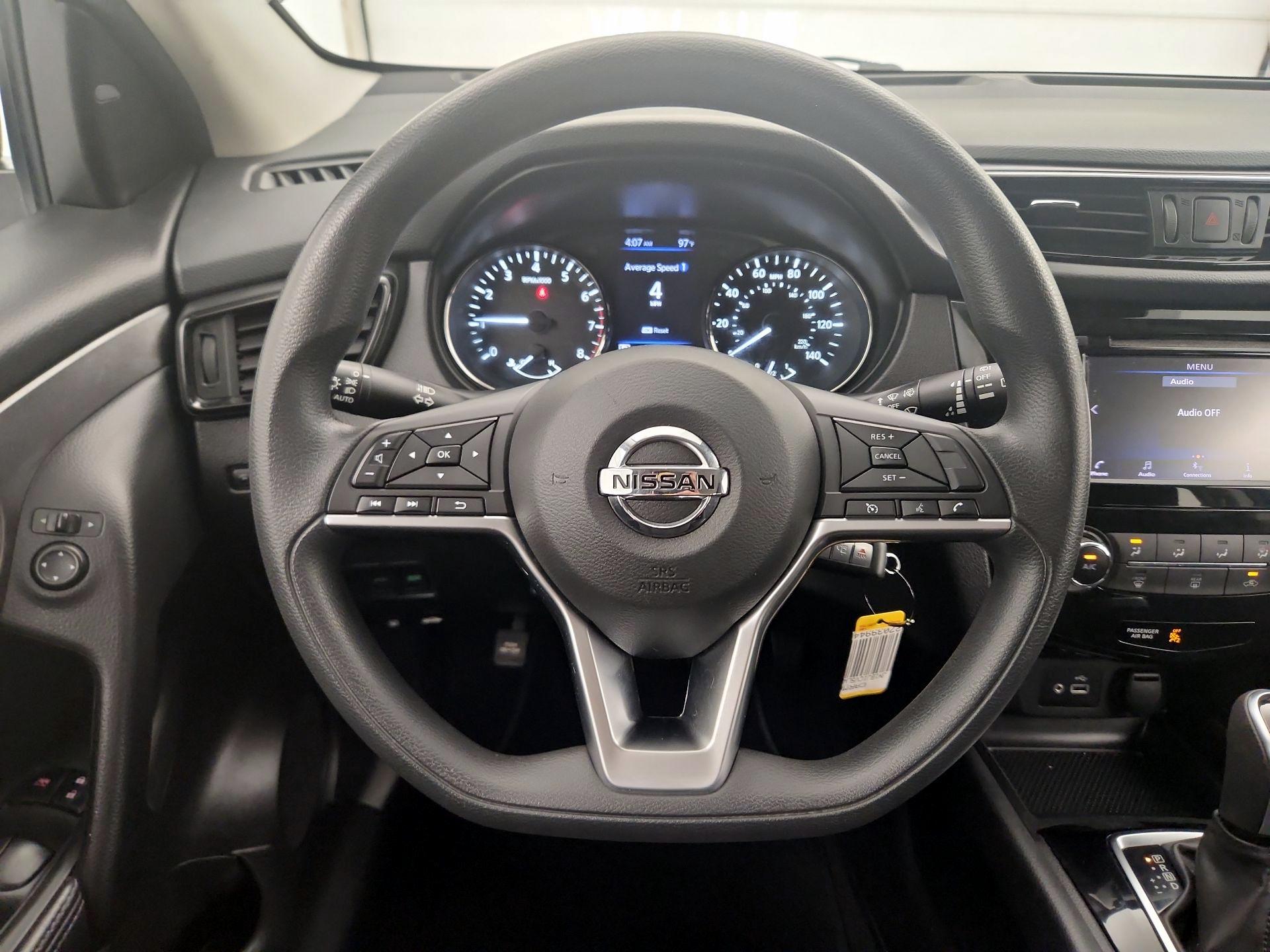 Thumbnail: 2020 Nissan Rogue Sport - 10