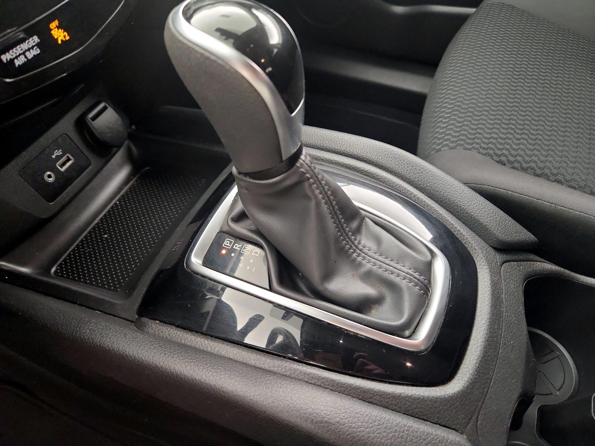 Thumbnail: 2020 Nissan Rogue Sport - 17