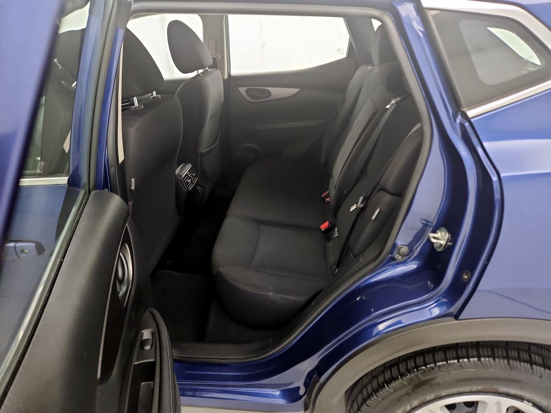 Thumbnail: 2020 Nissan Rogue Sport - 19