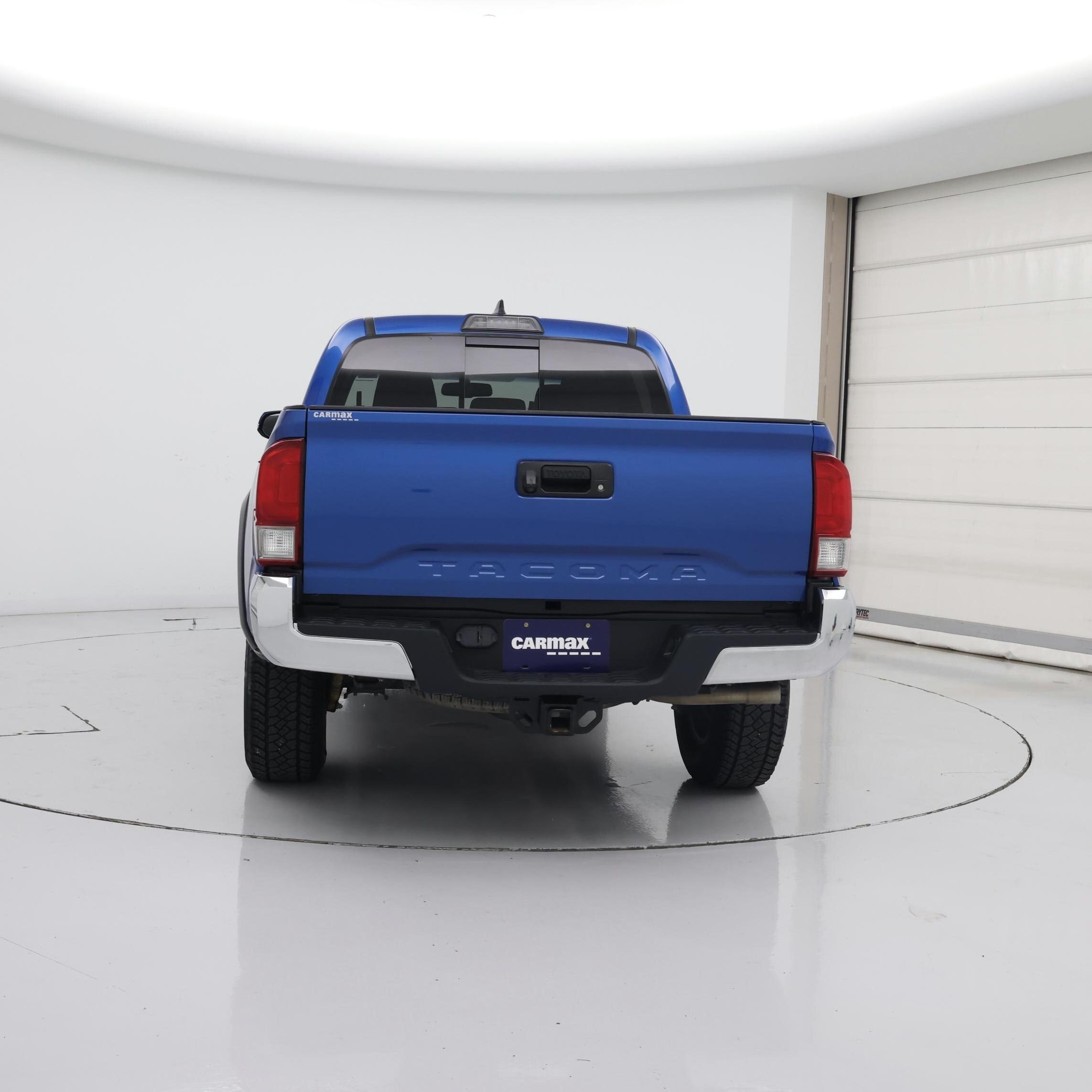 Thumbnail: 2017 Toyota Tacoma - 6