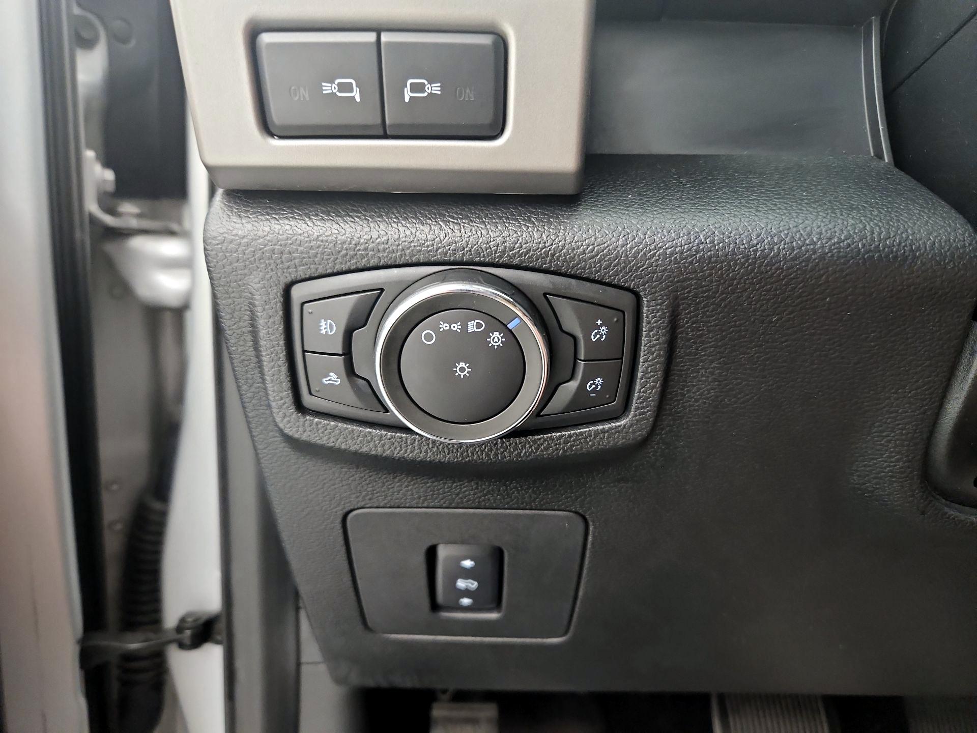 Thumbnail: 2016 Ford F-150 - 13