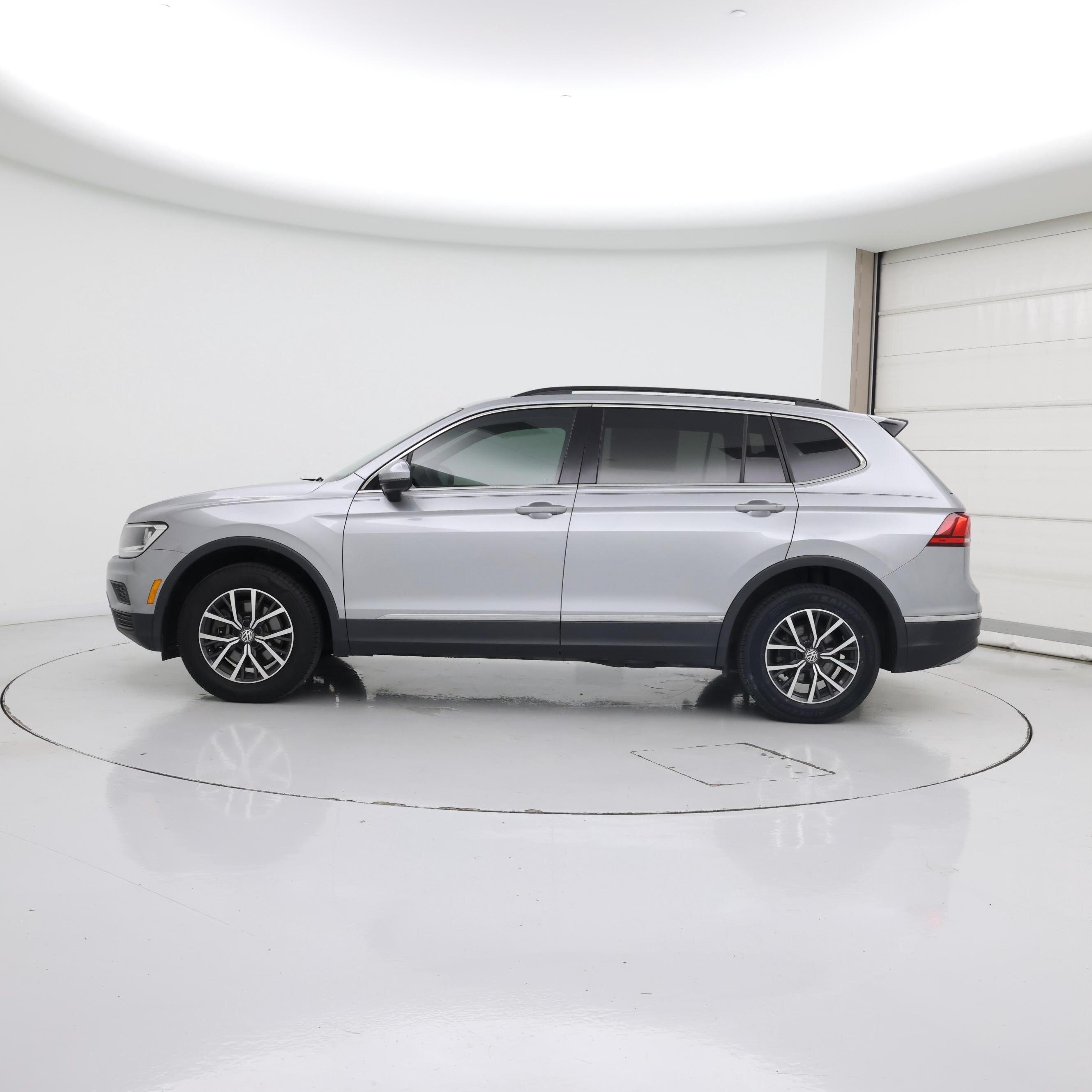 Thumbnail: 2020 Volkswagen Tiguan - 3