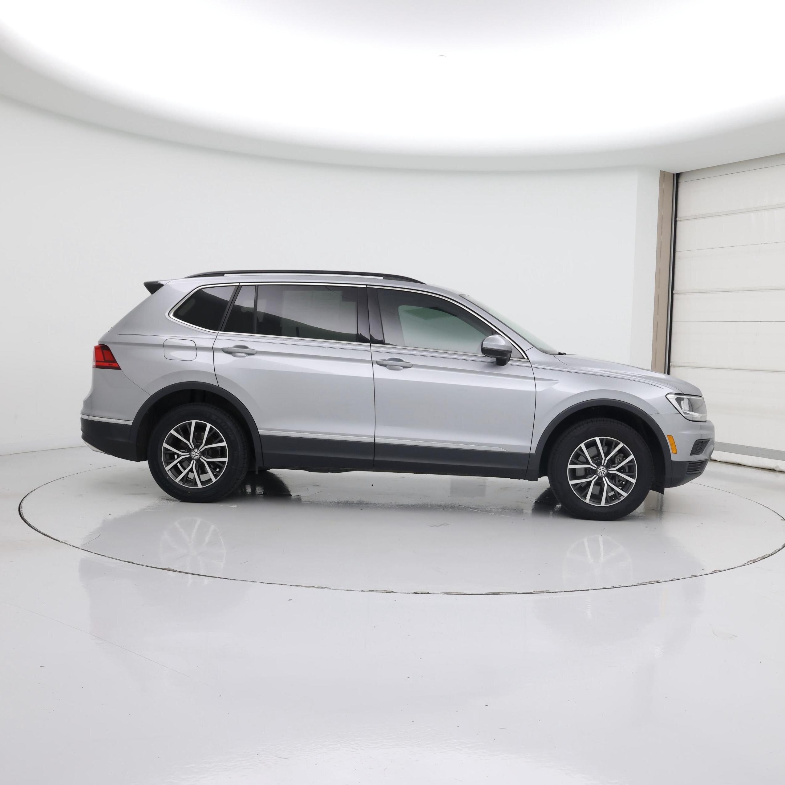 Thumbnail: 2020 Volkswagen Tiguan - 7