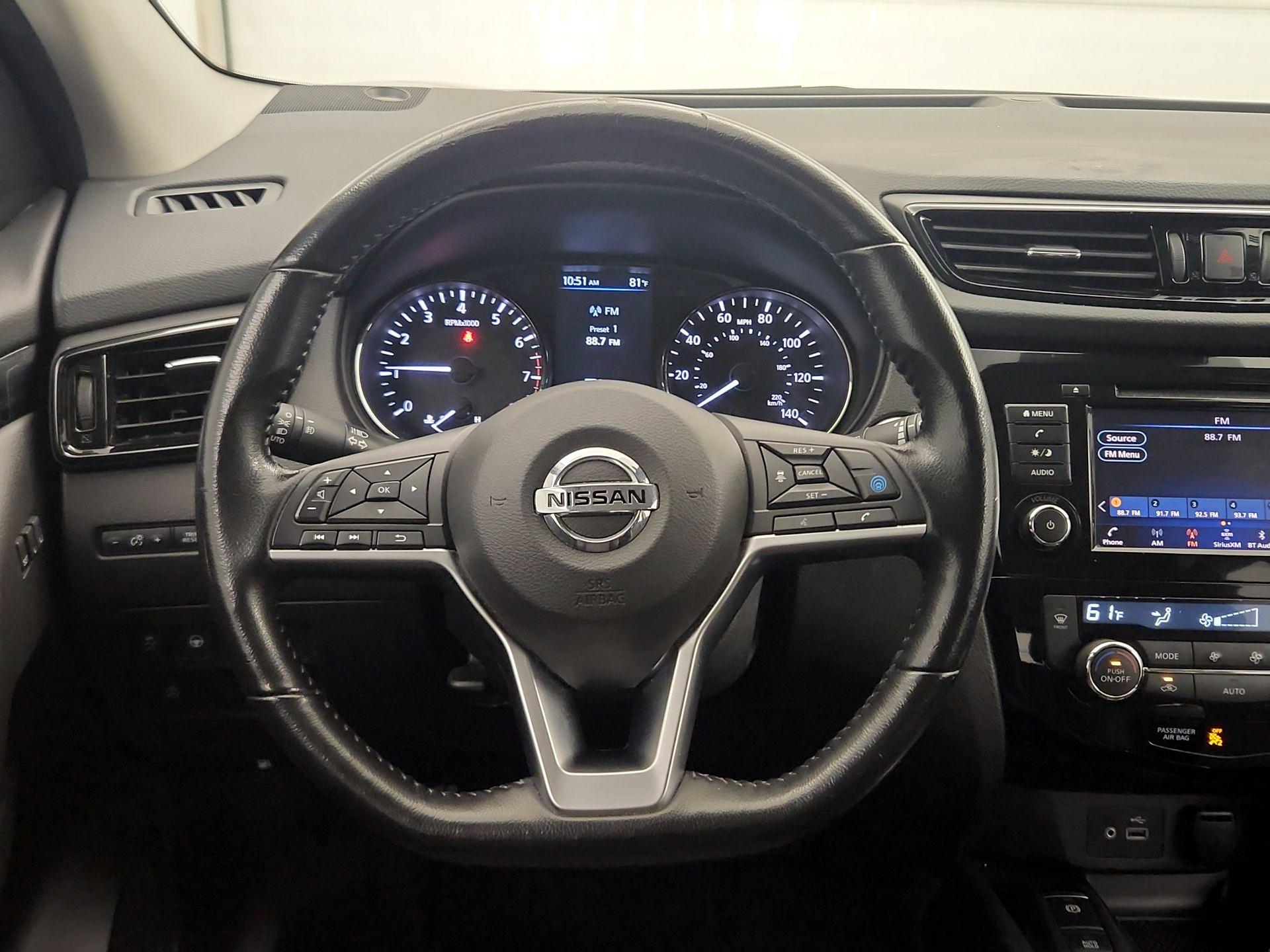 Thumbnail: 2022 Nissan Rogue Sport - 10