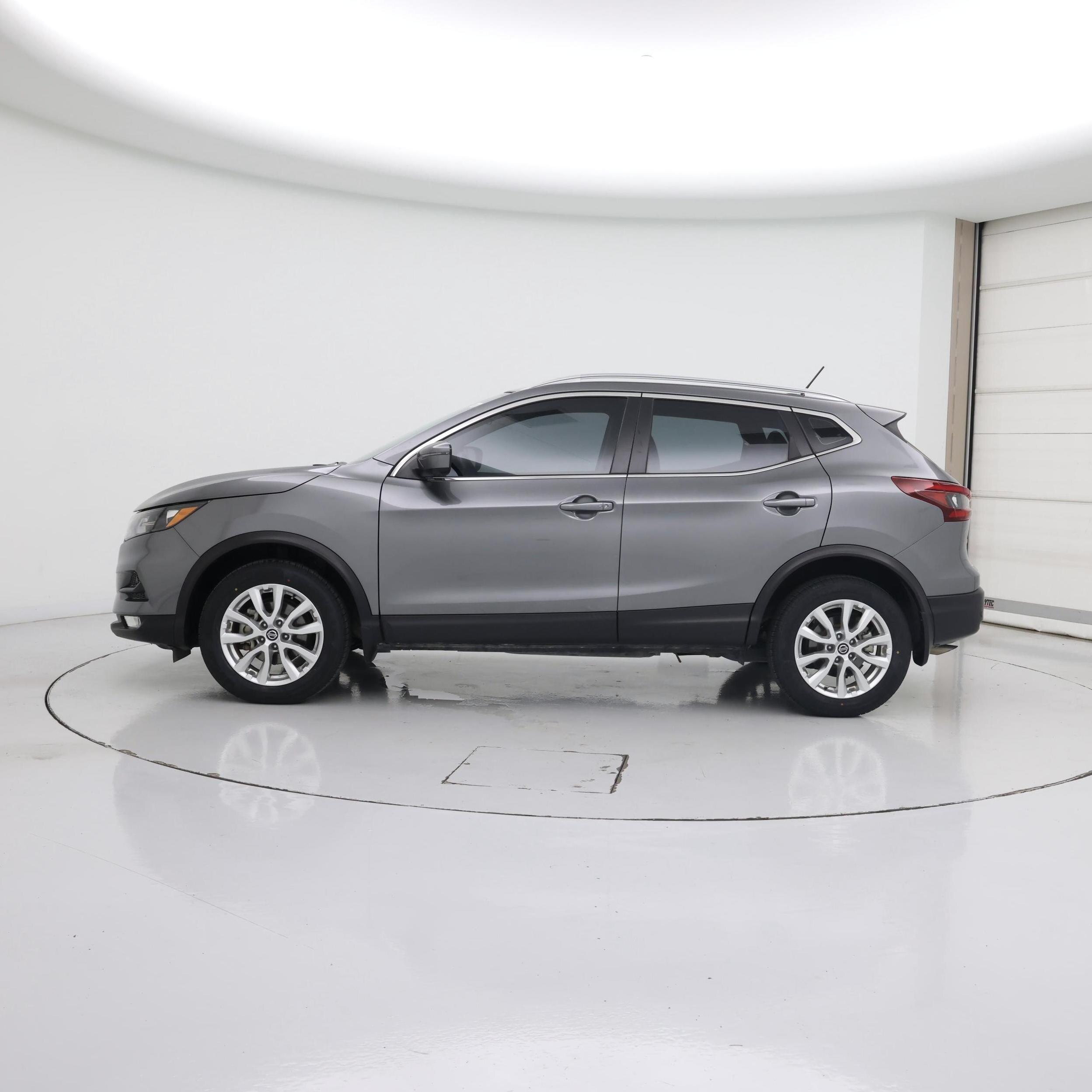 Thumbnail: 2022 Nissan Rogue Sport - 3
