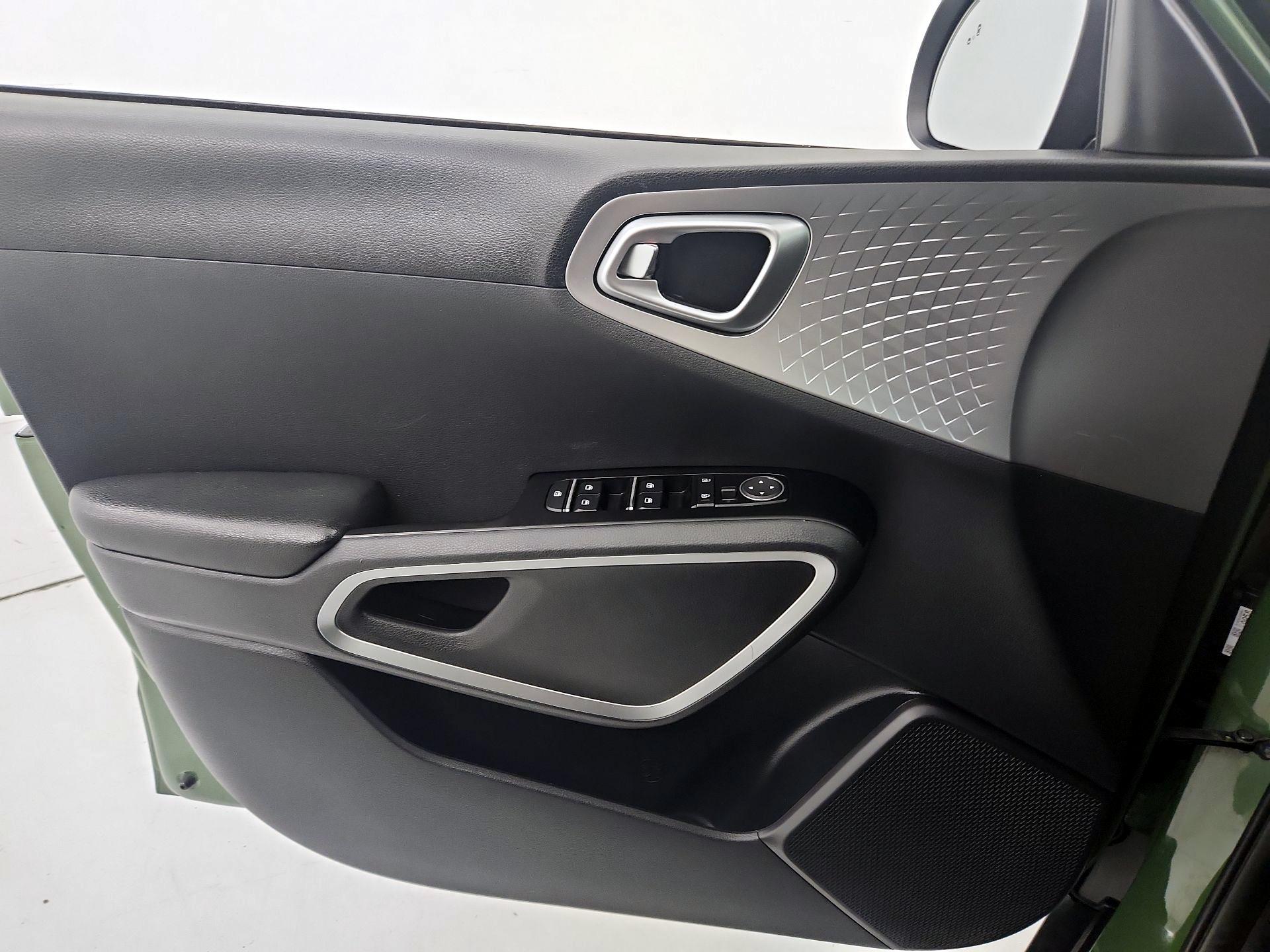Thumbnail: 2020 Kia Soul - 12