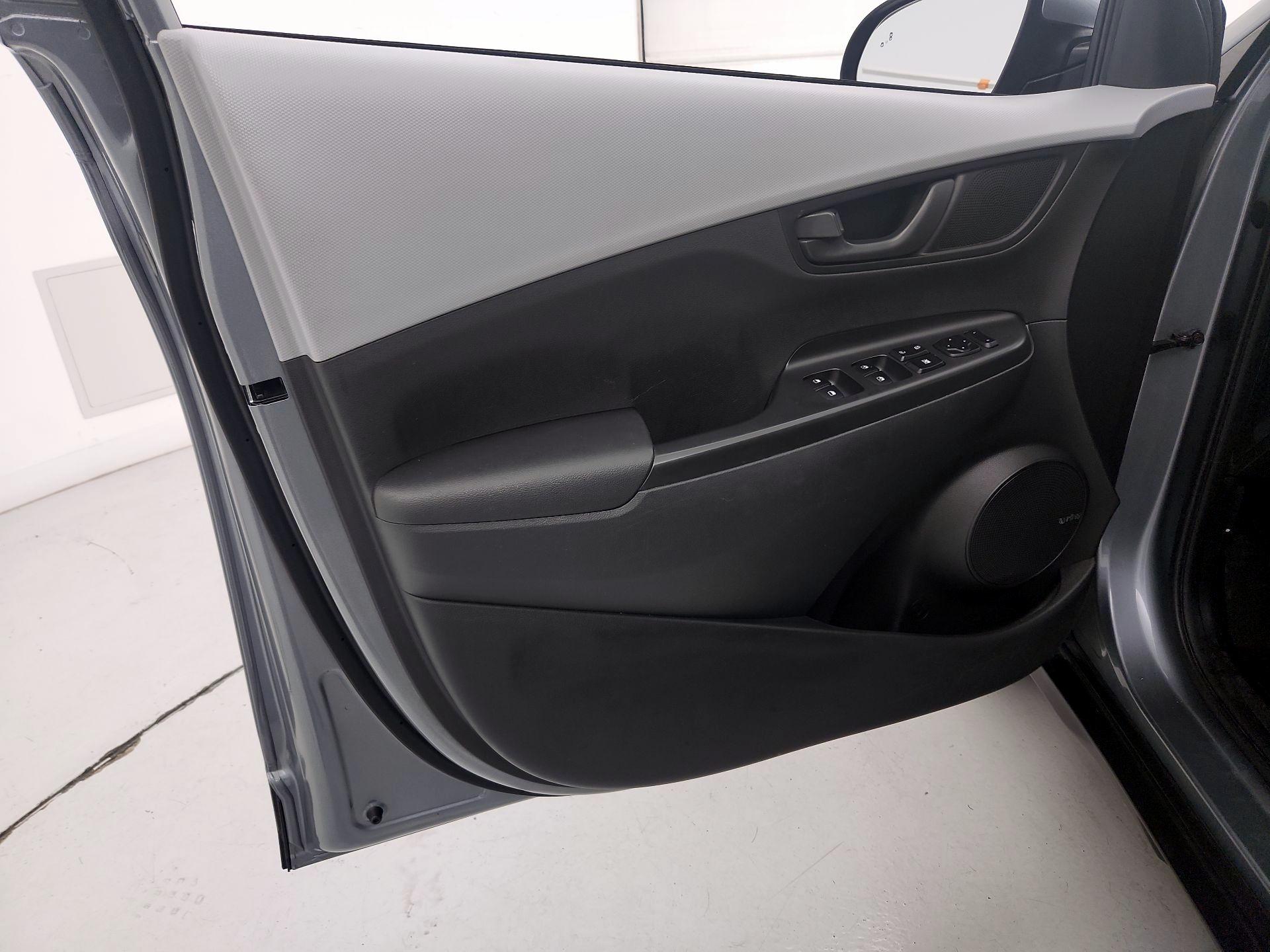 Thumbnail: 2020 Hyundai Kona - 12