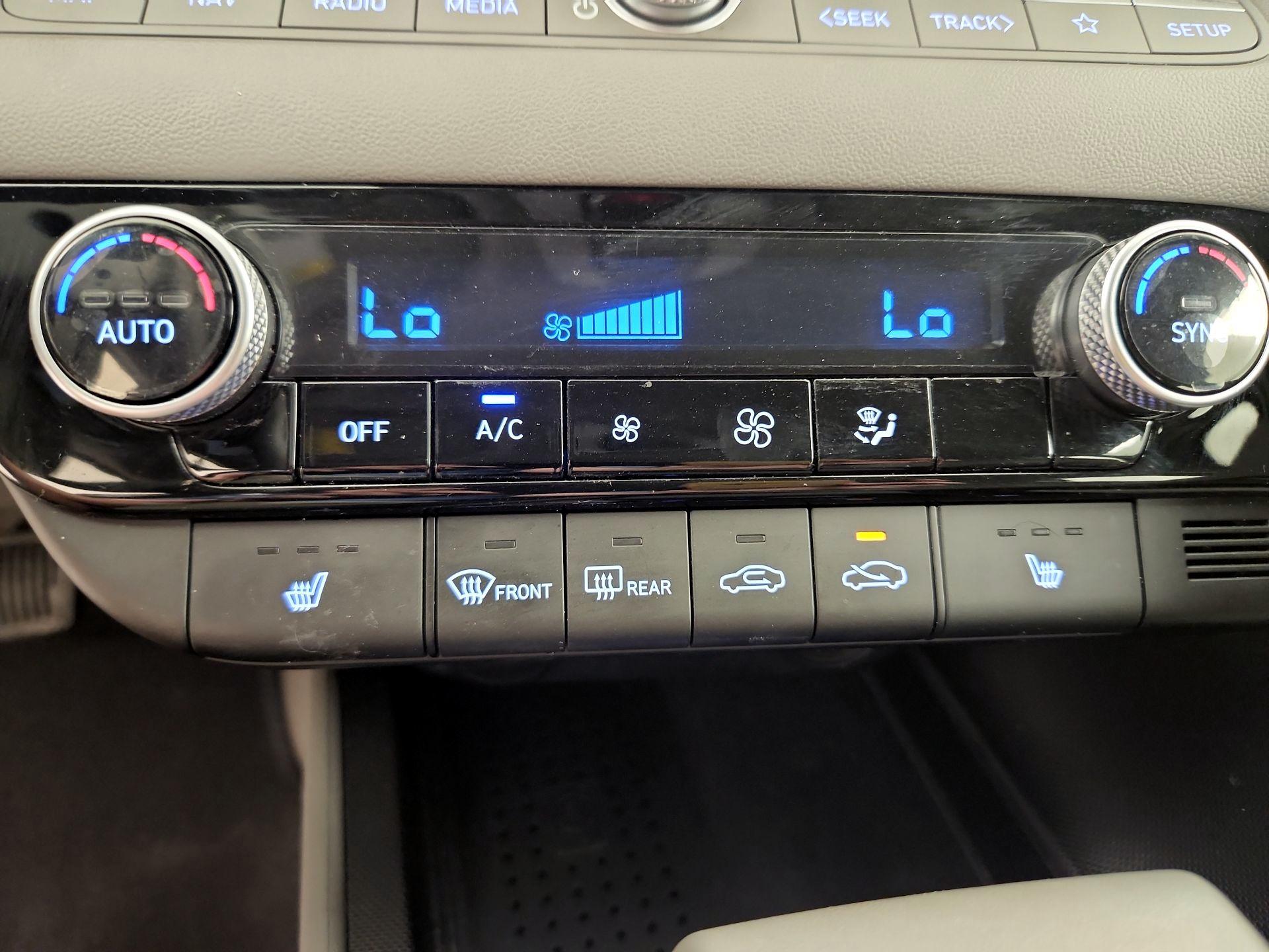 Thumbnail: 2023 Hyundai Elantra - 17