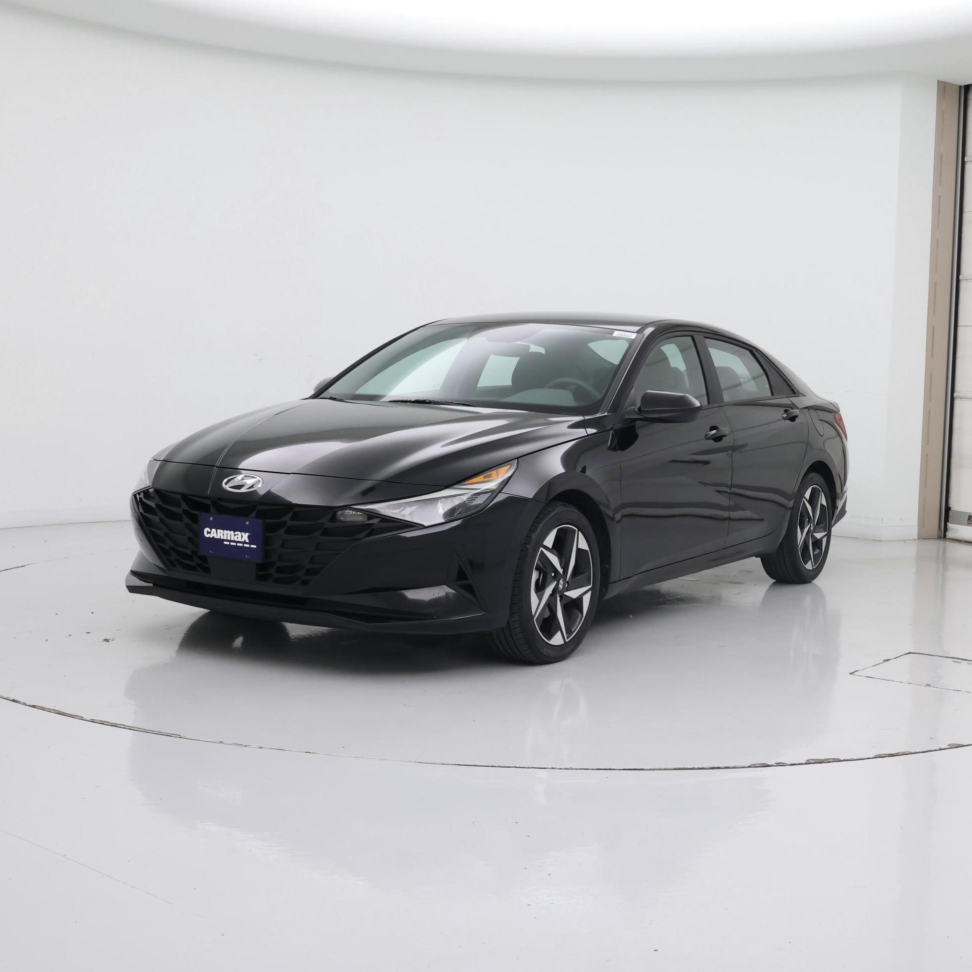 Thumbnail: 2023 Hyundai Elantra - 4