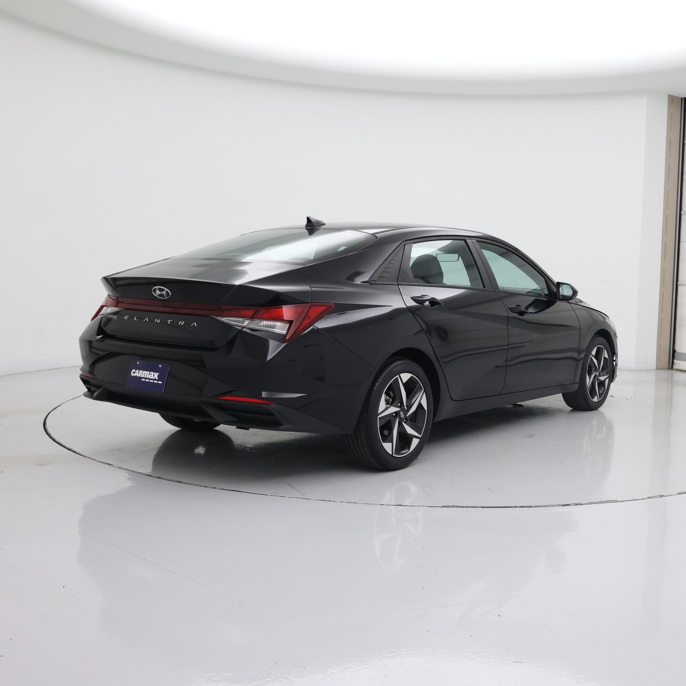 Thumbnail: 2023 Hyundai Elantra - 8