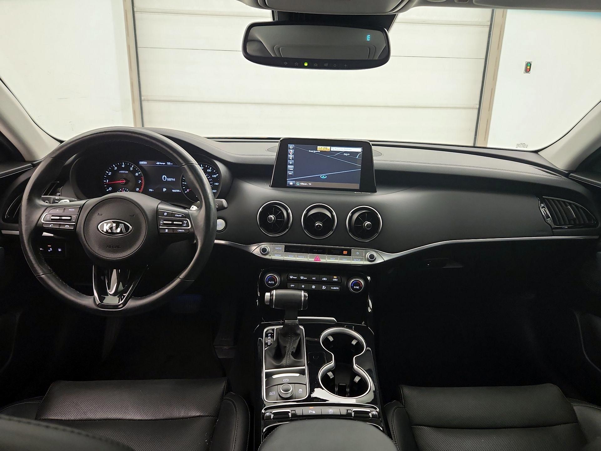 Thumbnail: 2018 Kia Stinger - 9