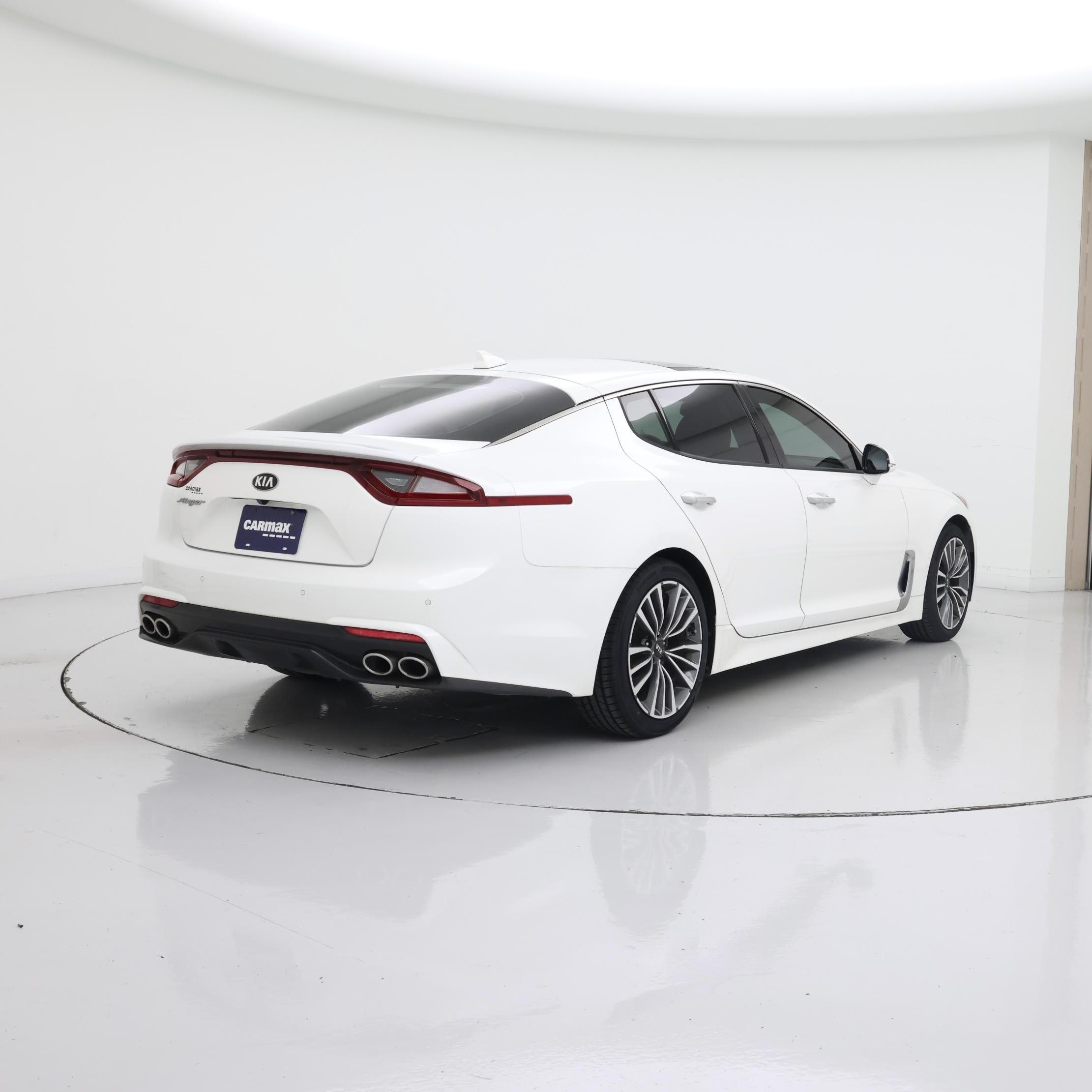 Thumbnail: 2018 Kia Stinger - 8