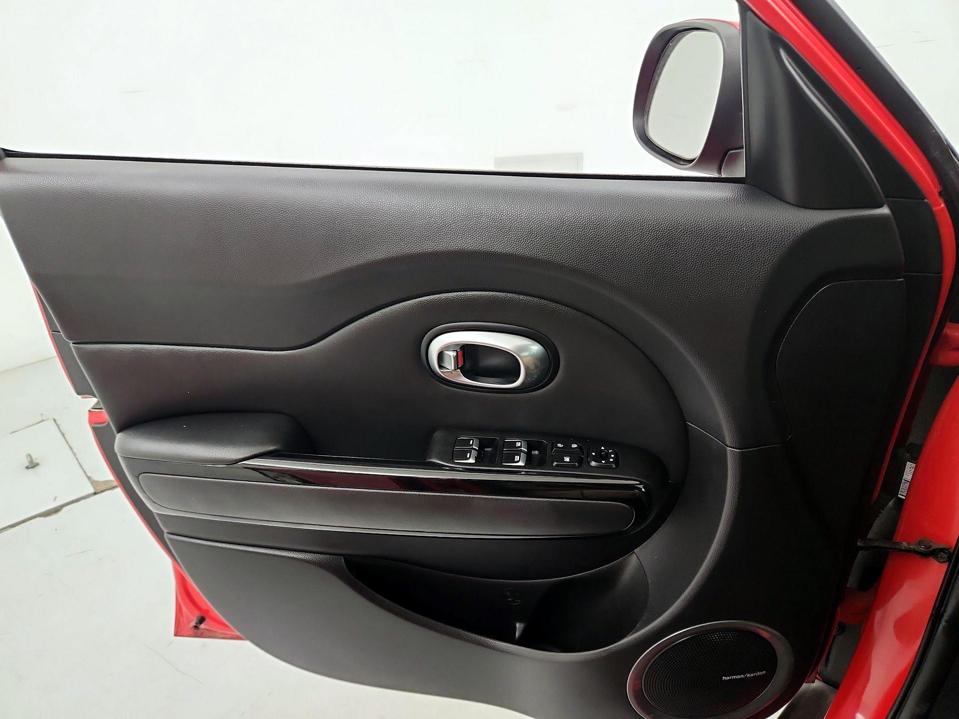 Thumbnail: 2017 Kia Soul - 12