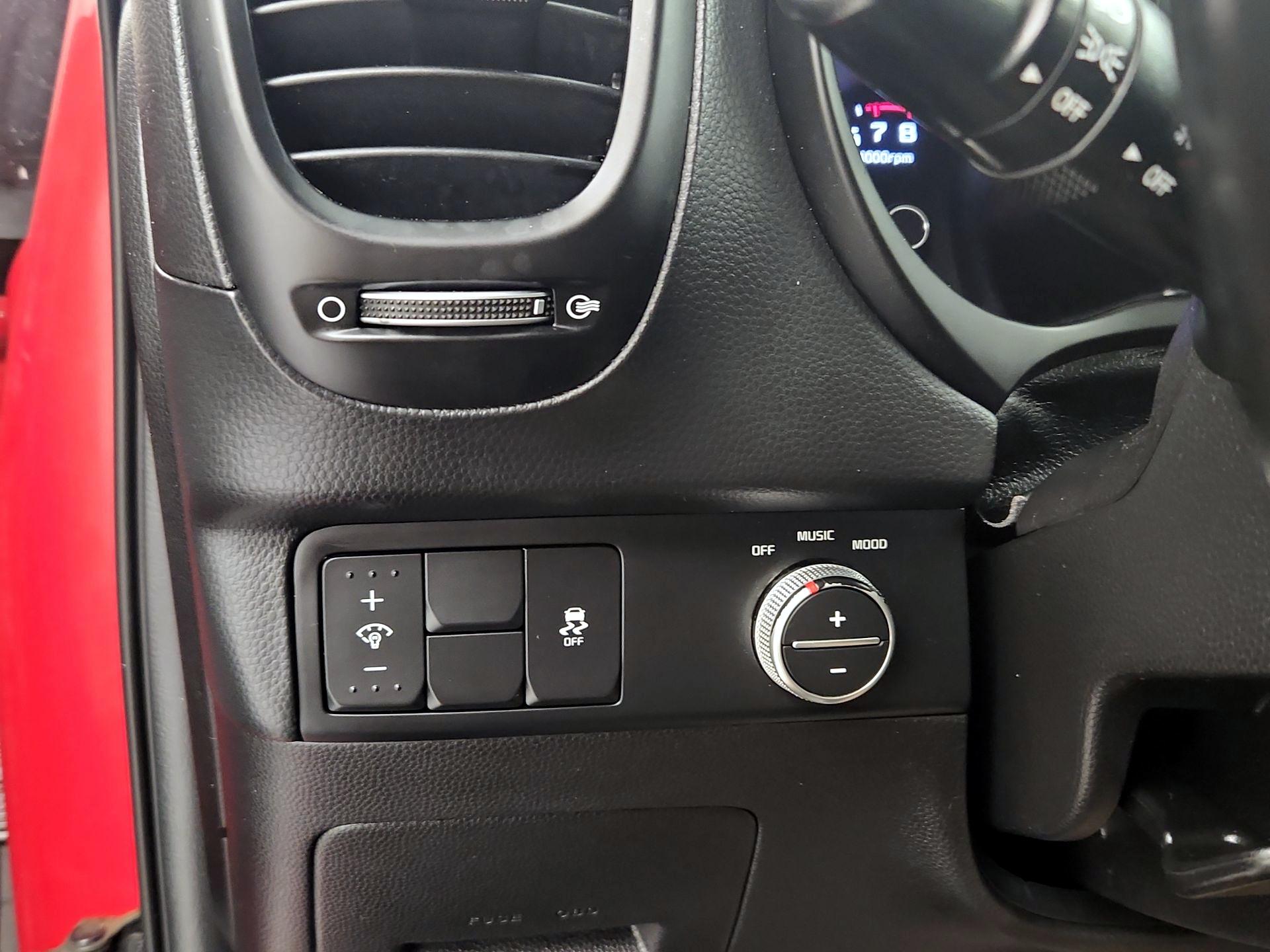 Thumbnail: 2017 Kia Soul - 13