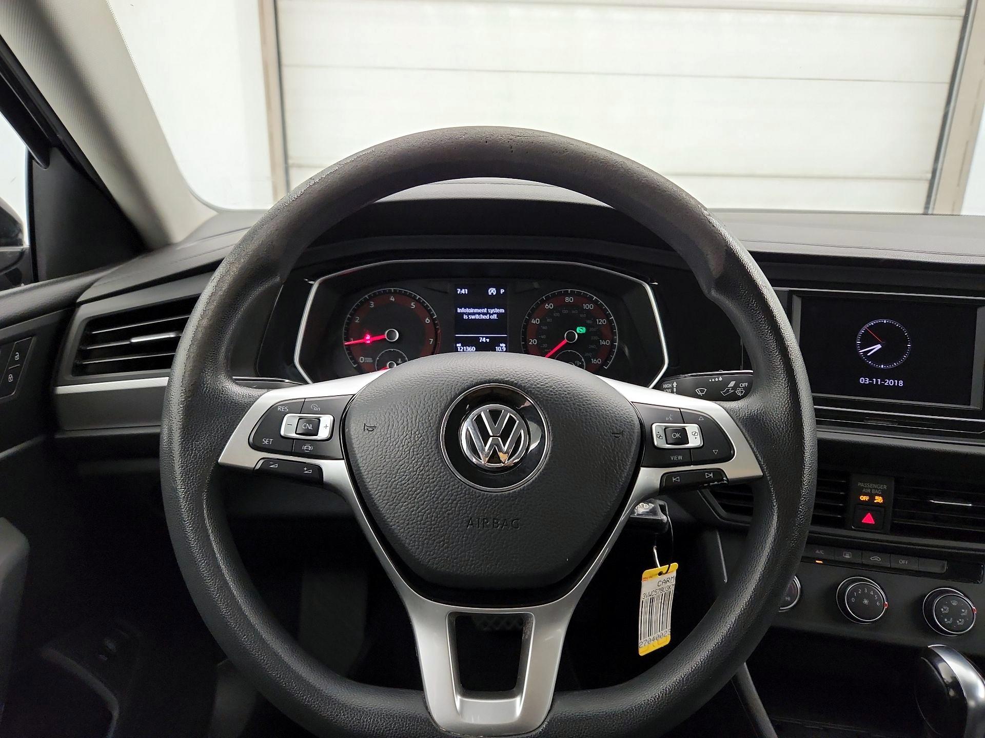 Thumbnail: 2019 Volkswagen Jetta - 10
