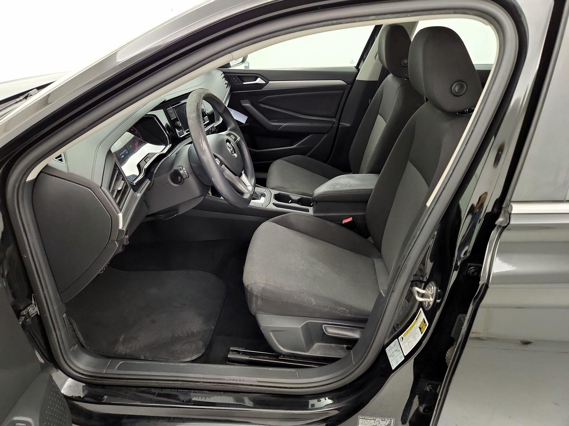 Thumbnail: 2019 Volkswagen Jetta - 11