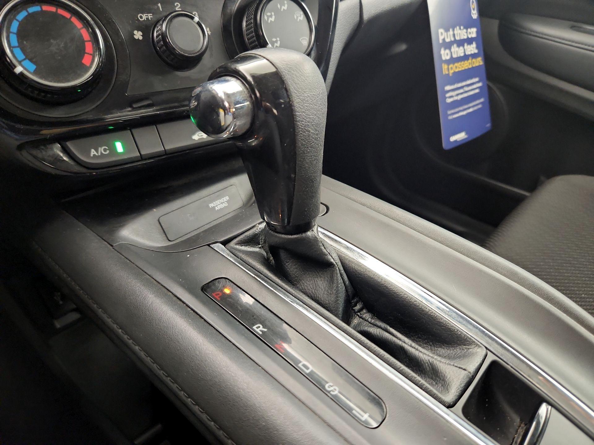 Thumbnail: 2016 Honda HR-V - 17