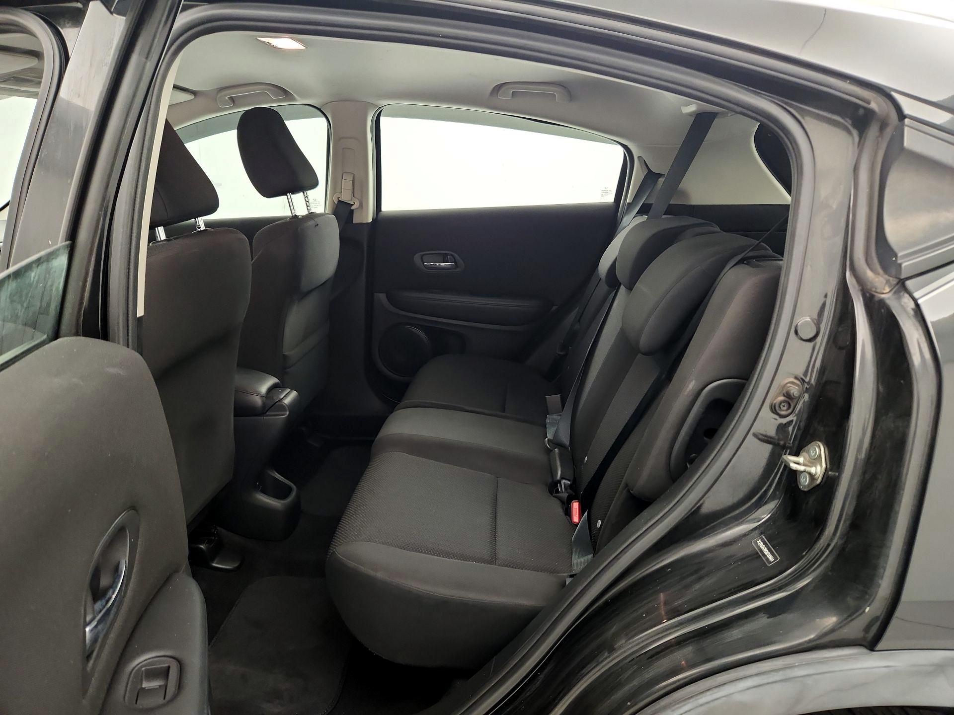 Thumbnail: 2016 Honda HR-V - 19