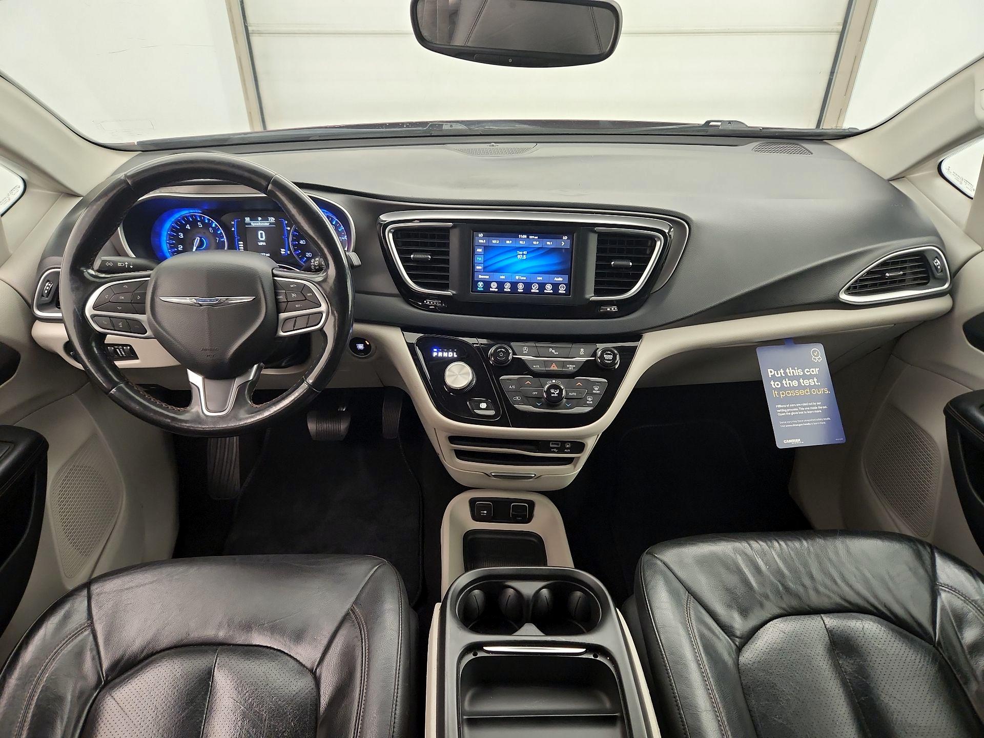 Thumbnail: 2020 Chrysler Pacifica - 9