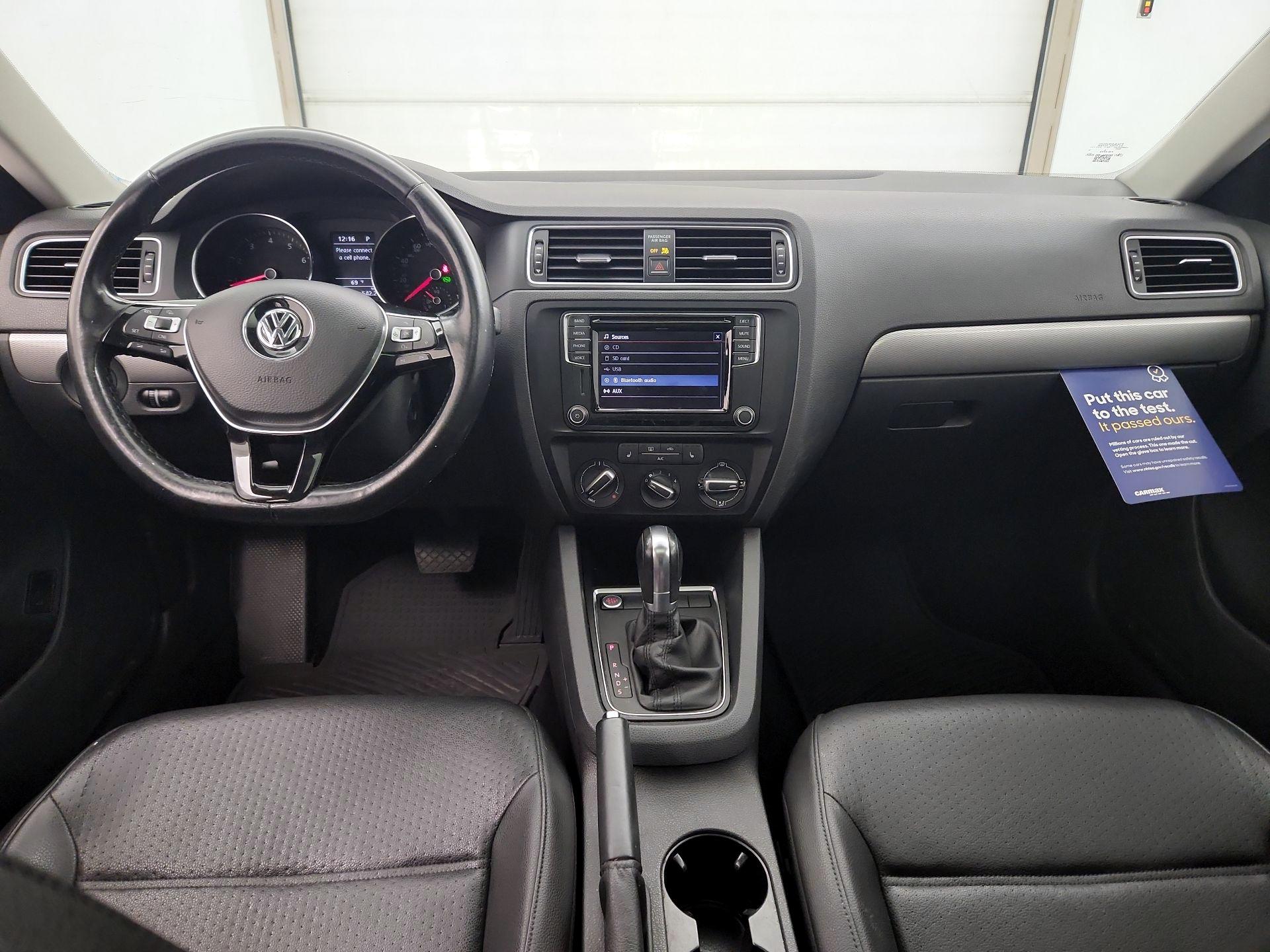 Thumbnail: 2017 Volkswagen Jetta - 9