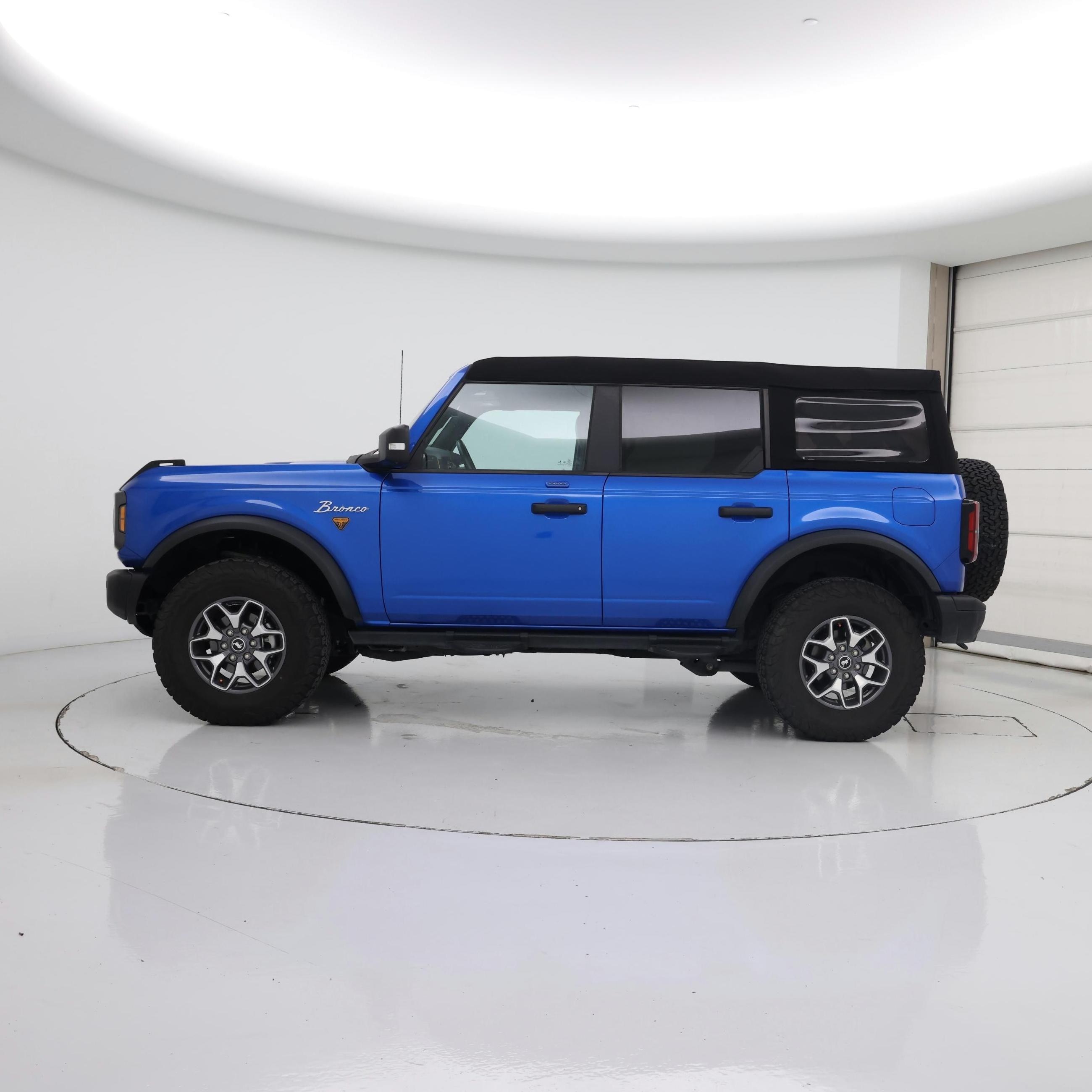 Thumbnail: 2023 Ford Bronco - 3