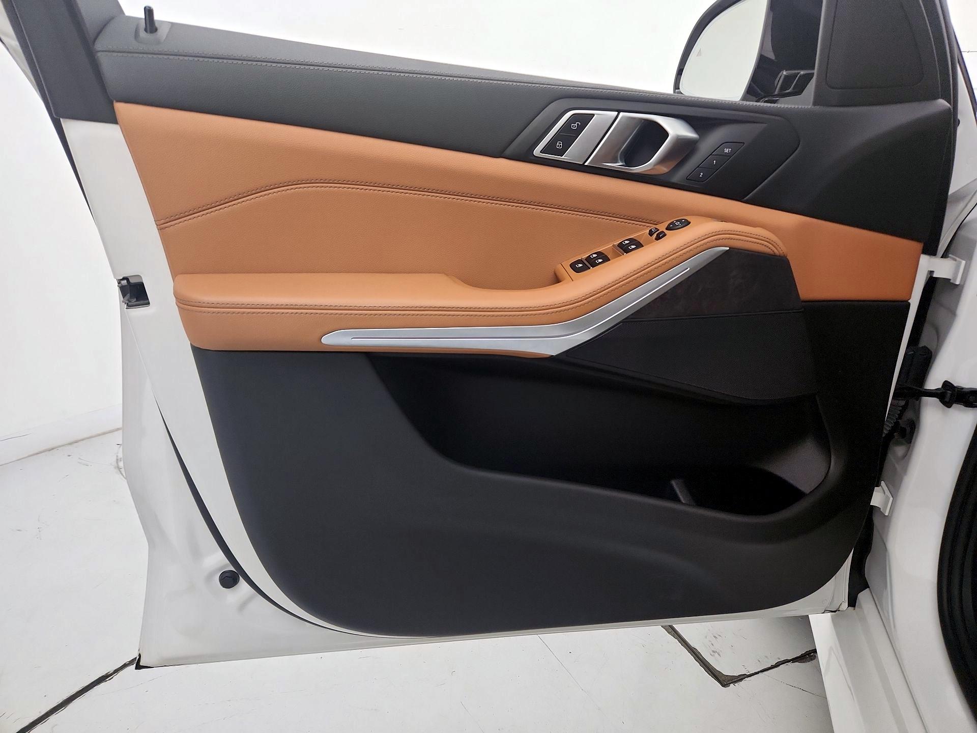 Thumbnail: 2022 BMW X5 - 12