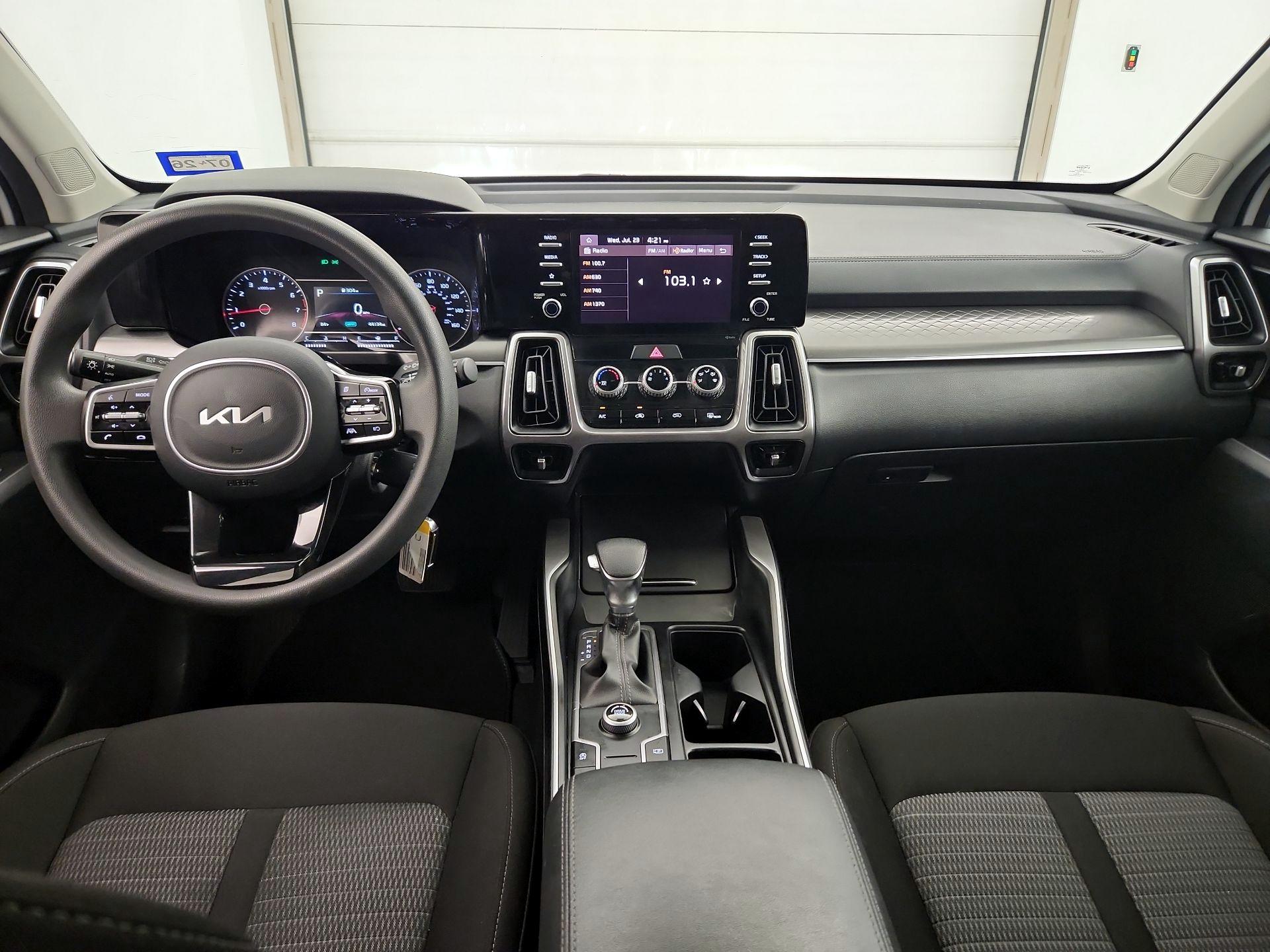 Thumbnail: 2023 Kia Sorento - 9