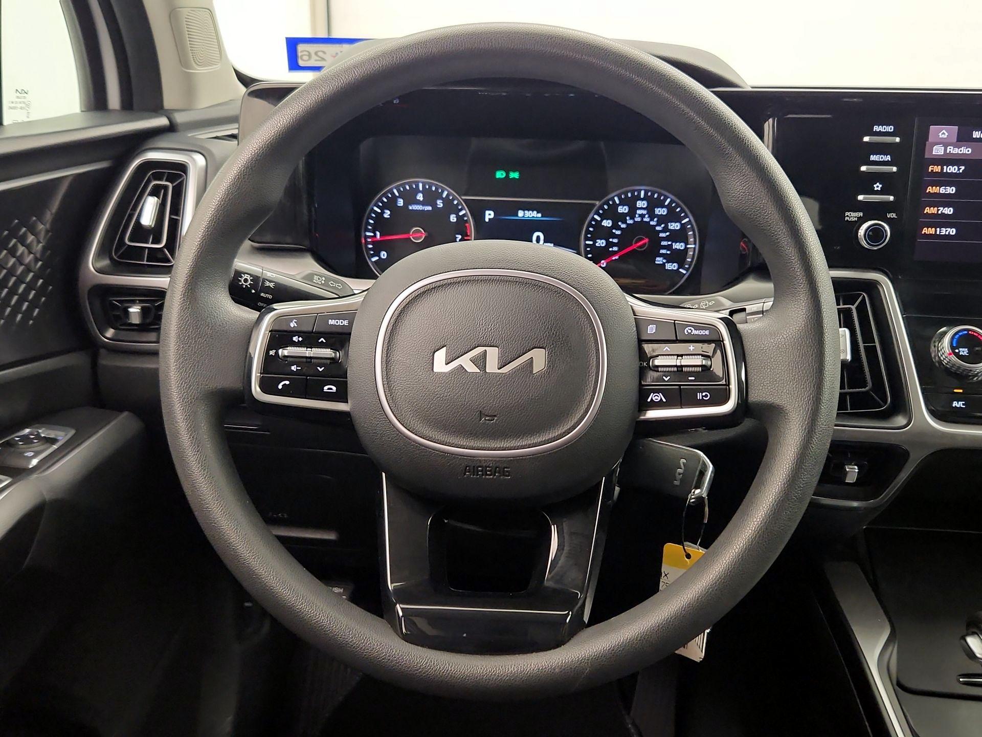 Thumbnail: 2023 Kia Sorento - 10