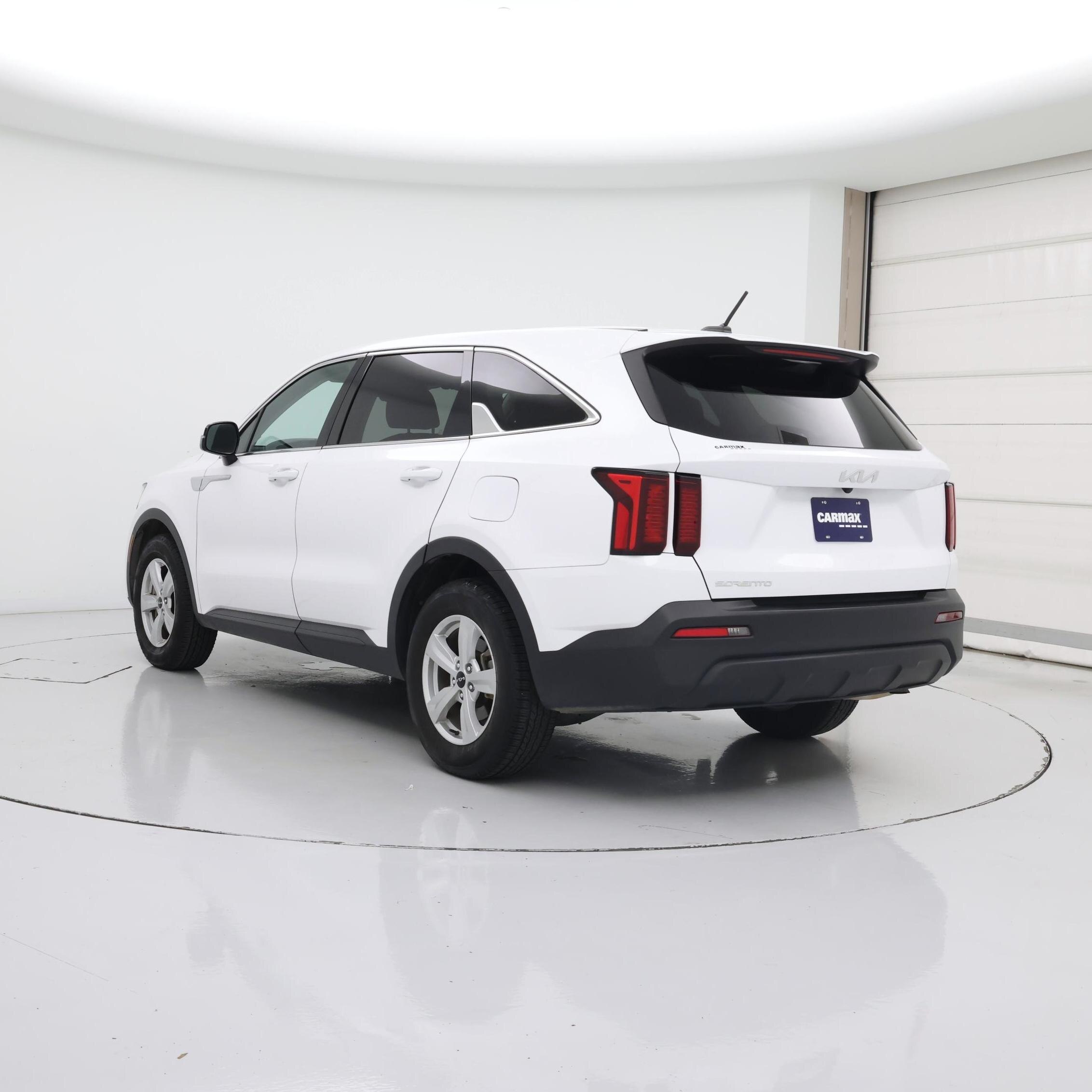 Thumbnail: 2023 Kia Sorento - 2