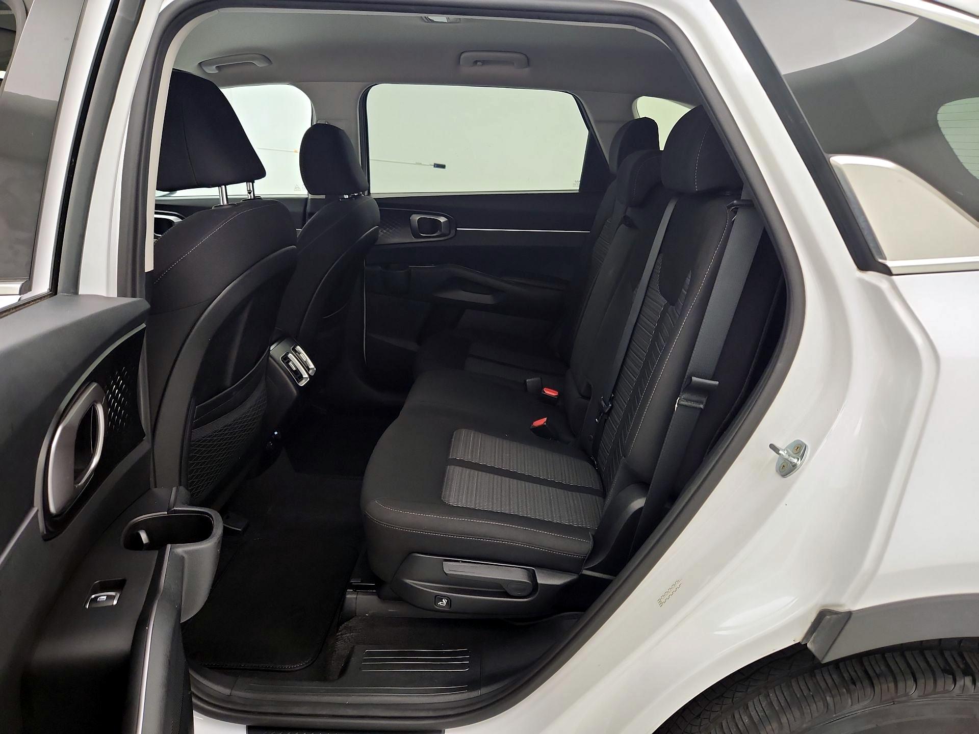 Thumbnail: 2023 Kia Sorento - 19