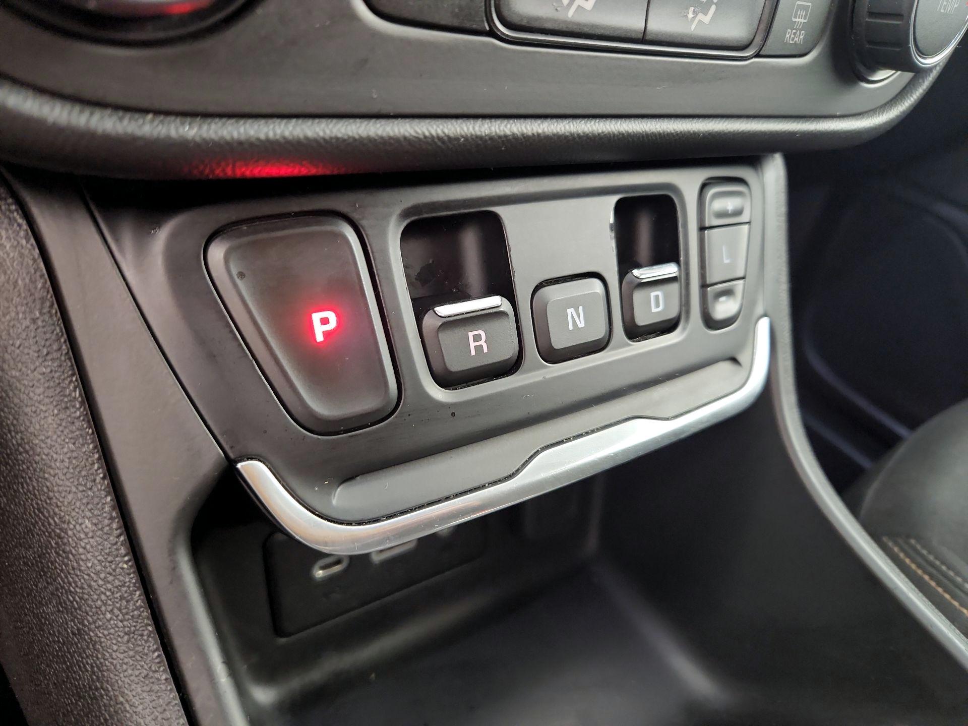 Thumbnail: 2018 GMC Terrain - 17