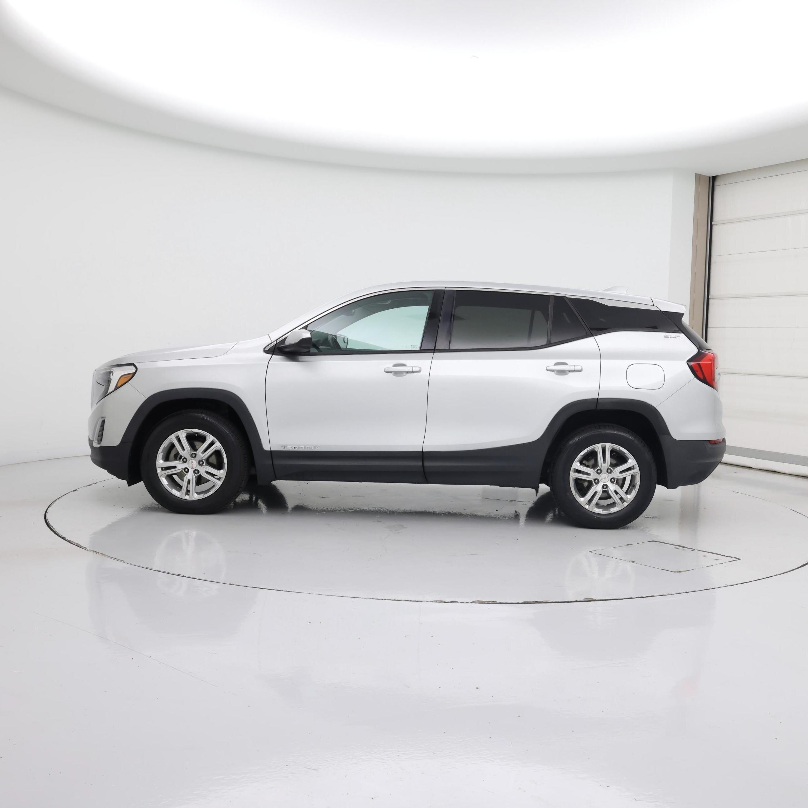 Thumbnail: 2018 GMC Terrain - 3