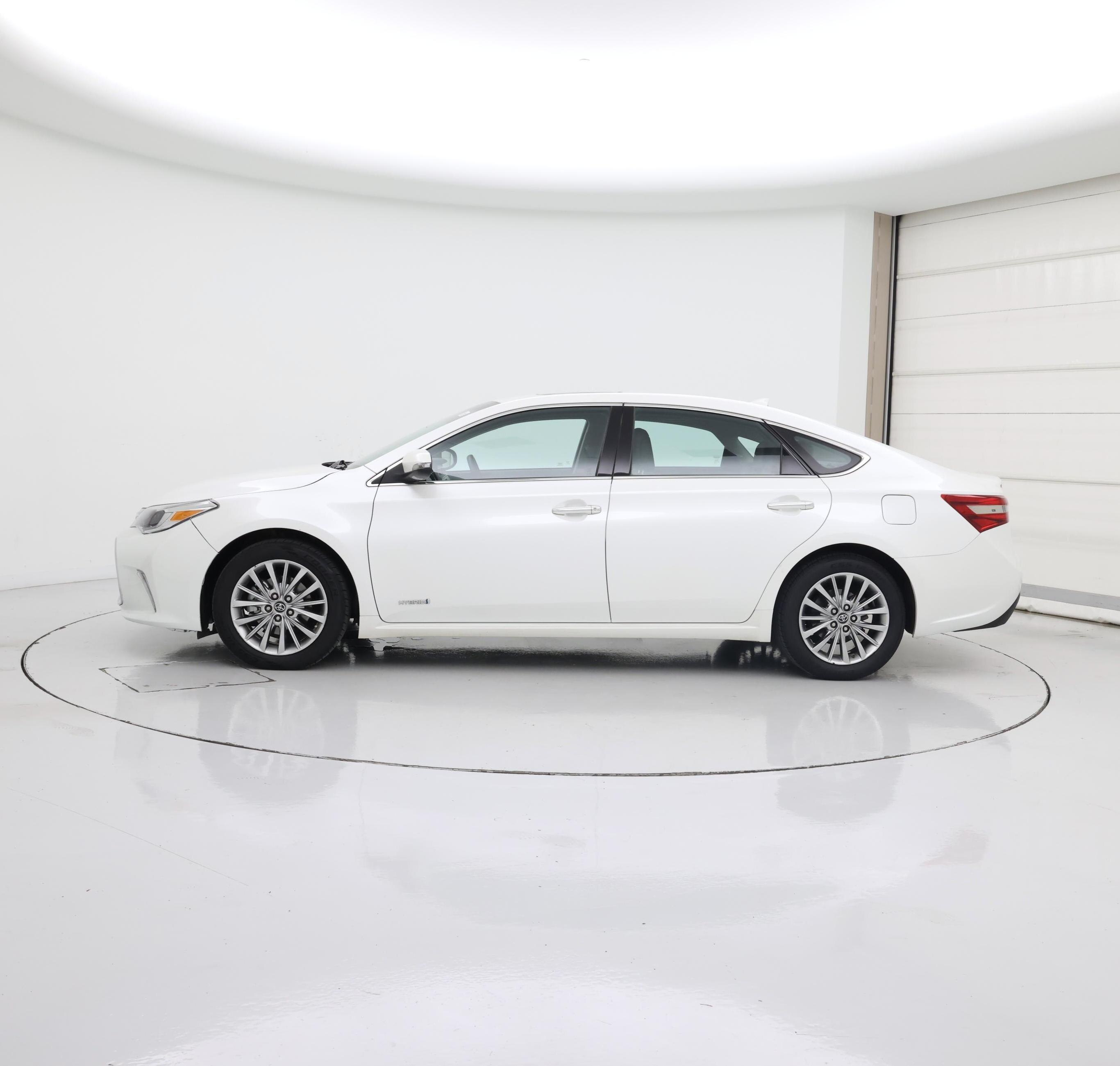 Thumbnail: 2016 Toyota Avalon - 3