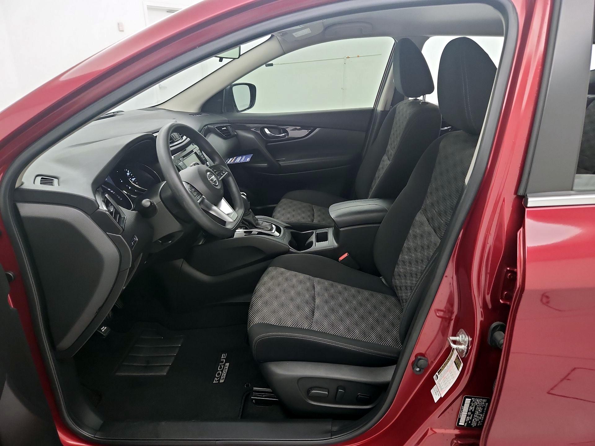 Thumbnail: 2020 Nissan Rogue Sport - 11